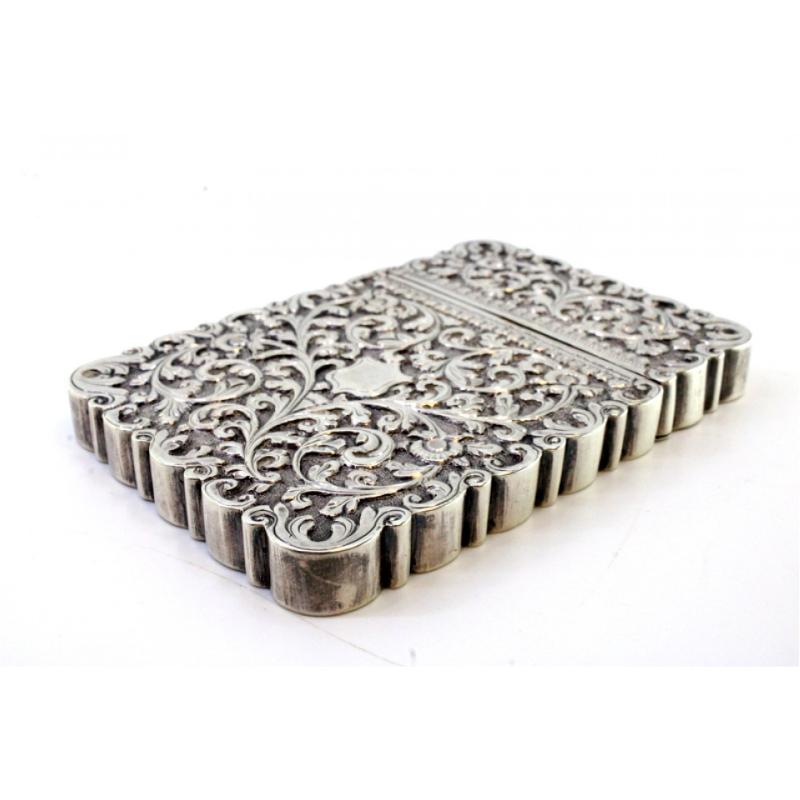 European Silver carton box with reliefs and monogram with hinged lid For Sale