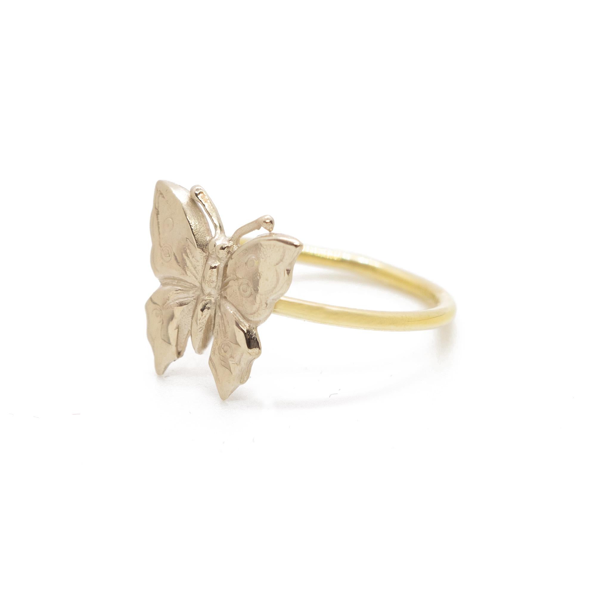 Women's Silver Carved Butterfly 18K Yellow Gold High Jewelry Cocktail Ring Intini Jewels For Sale