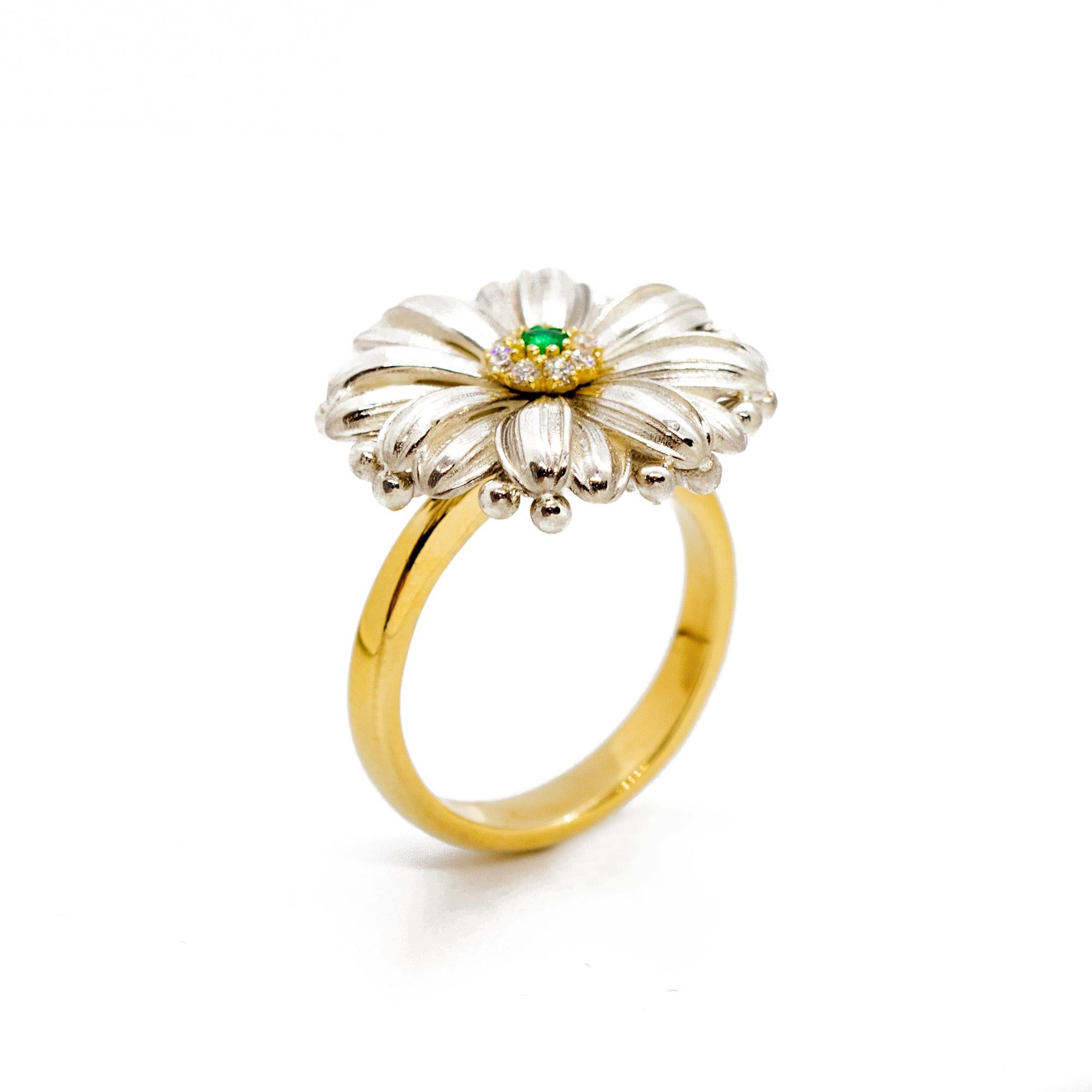 Silver Carved Flower Emerald 18 Karat Yellow Gold Cocktail Ring Intini Jewels For Sale 1
