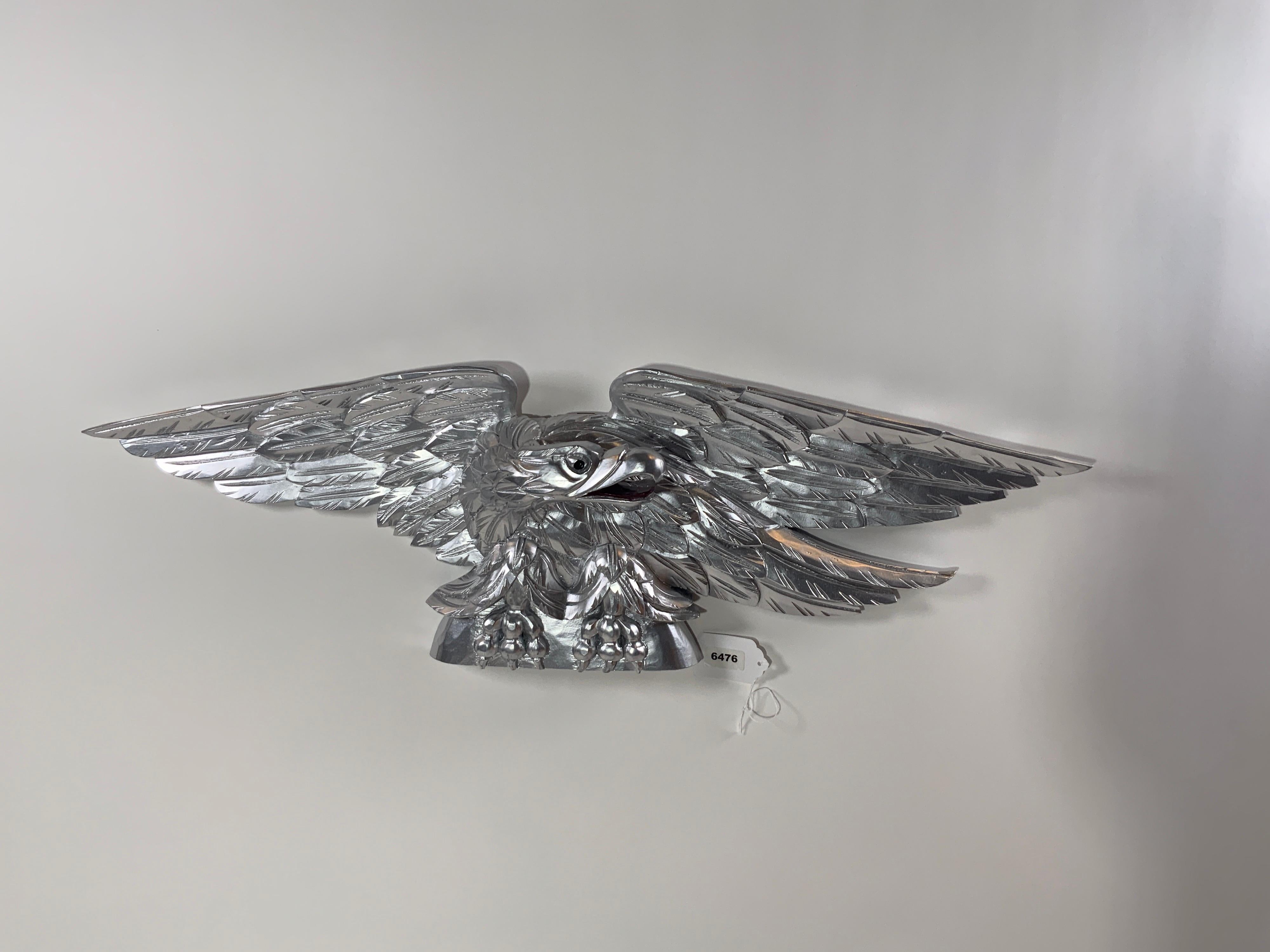 Silber geschnitzter amerikanischer Adler aus Holz im Angebot 2
