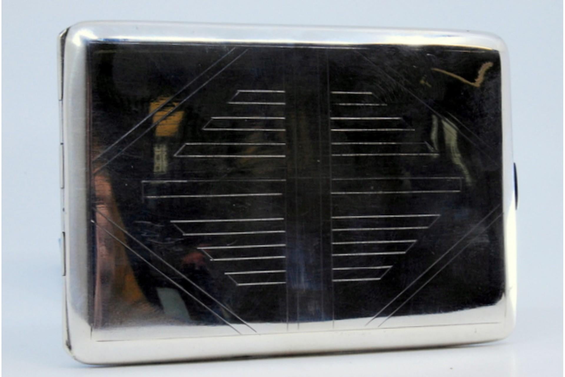 European Silver case with diamond engravings on both sides and gold interior For Sale