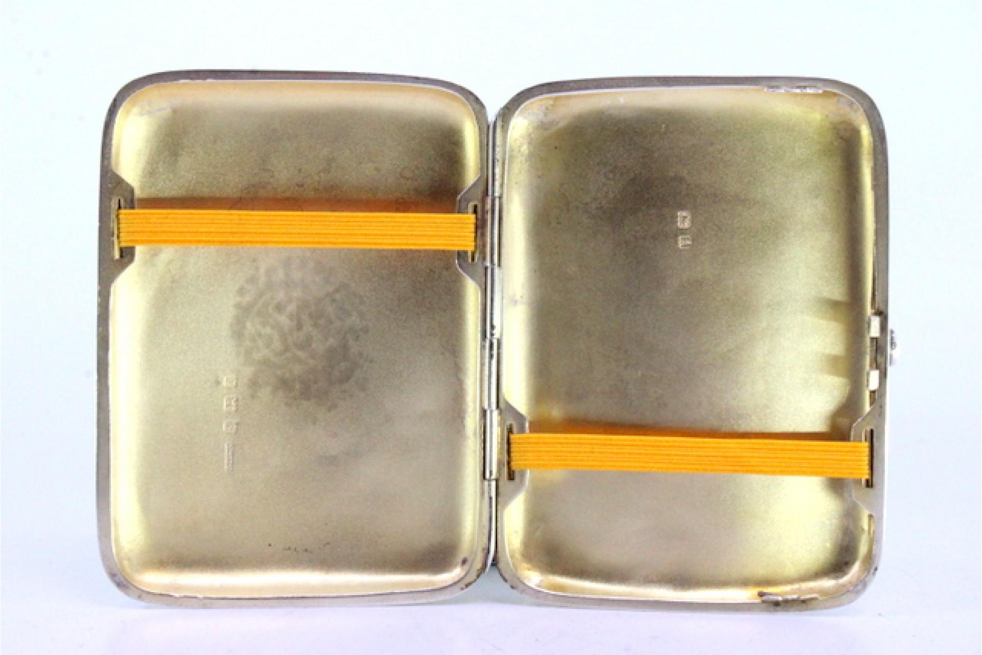 20th Century Silver case with floral engravings, curved monogram and spring-hinged lids For Sale