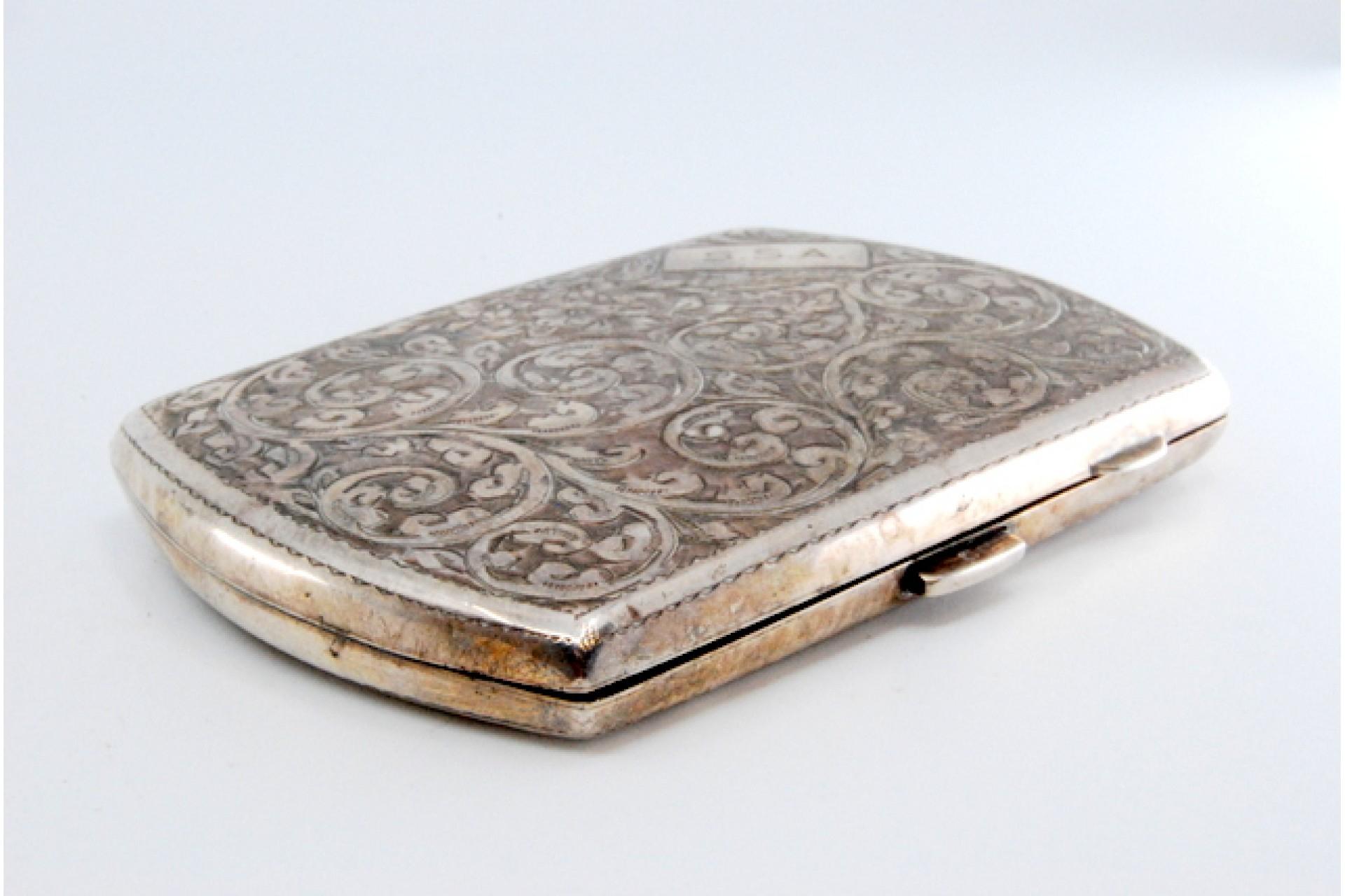 European Silver case with floral engravings, monogram and hinged lid For Sale