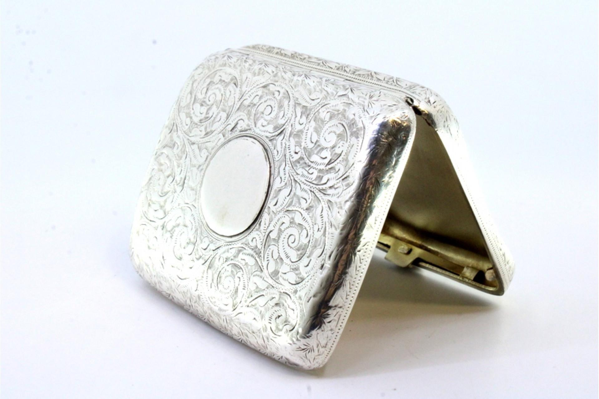 European Silver case with floral engravings, monogram card and hinged lid For Sale
