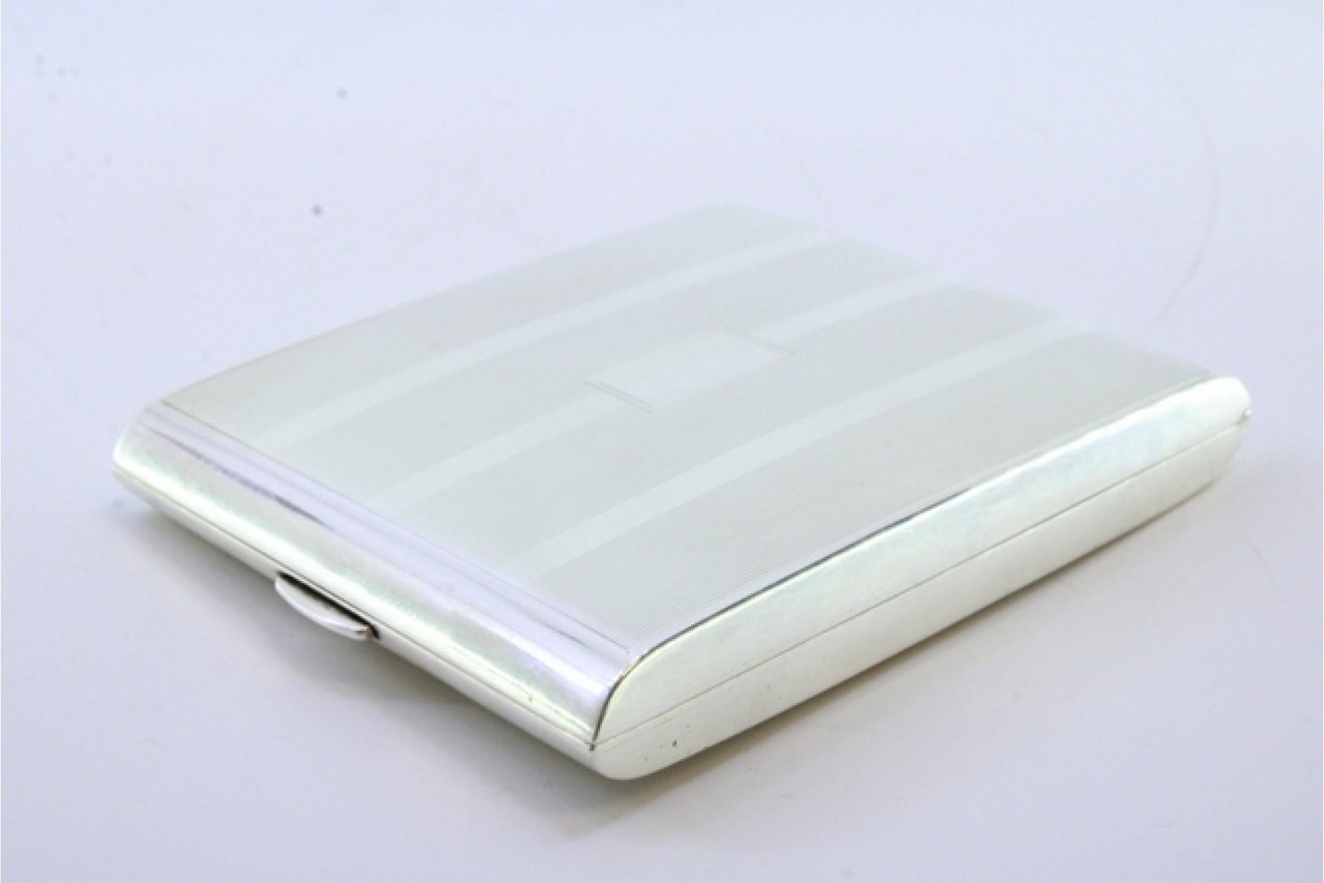 20th Century Silver case with guilloche bands and double gold cigarette holder For Sale