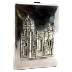 Silver case with Jerónimos Monastery relief, gold interior and spring lid