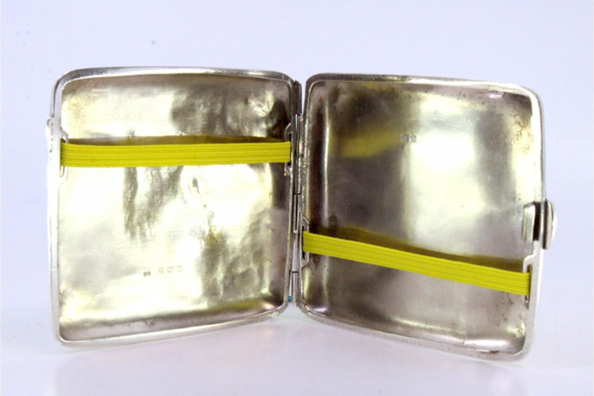 Silver case with plant engravings around curved monogram card For Sale 1