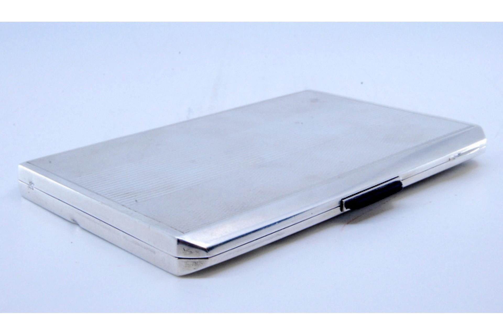 Silver case with raised bands, gold holder and hinged lid For Sale 4