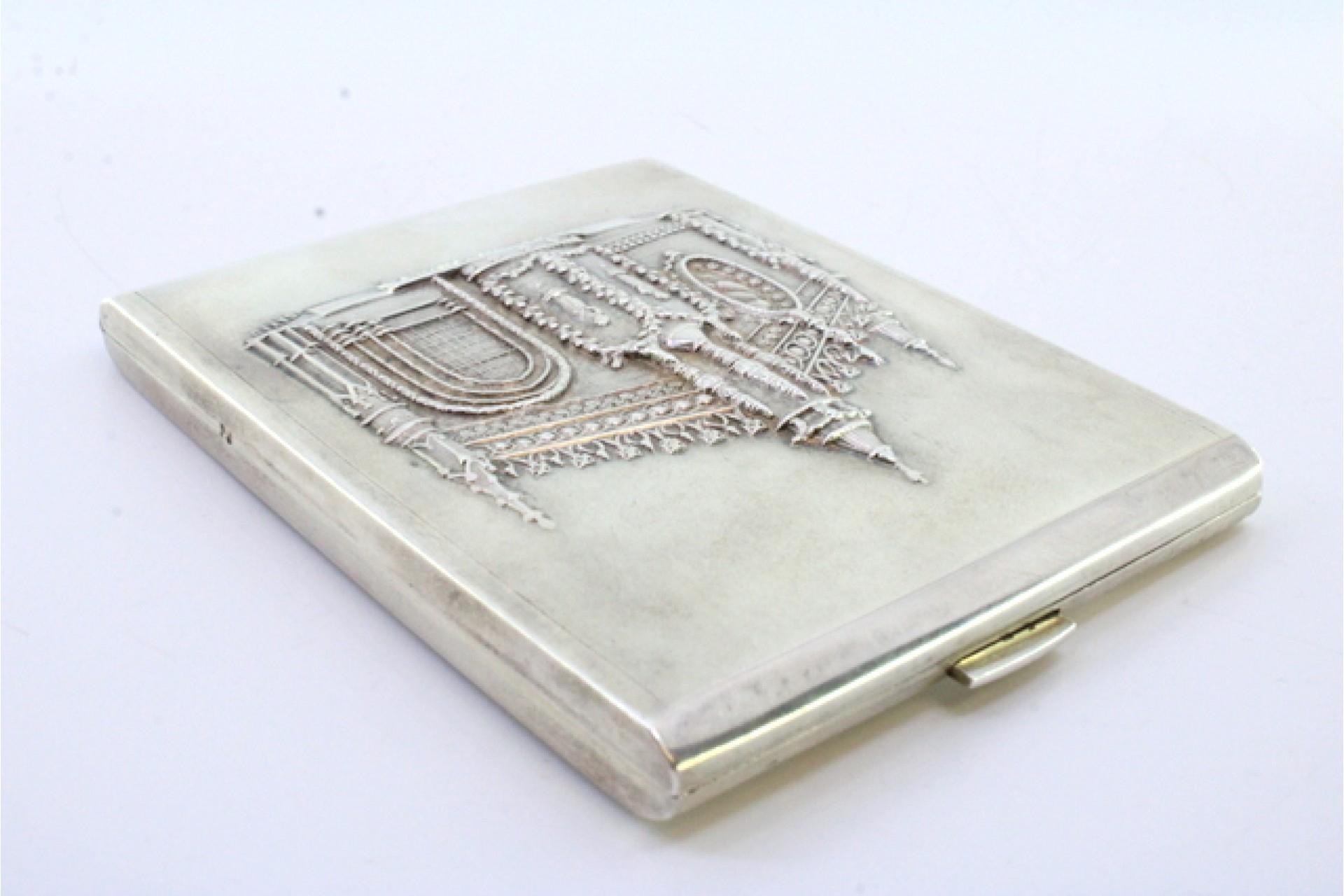 European Silver case with Tomar Convent relief on lid and gold interior For Sale