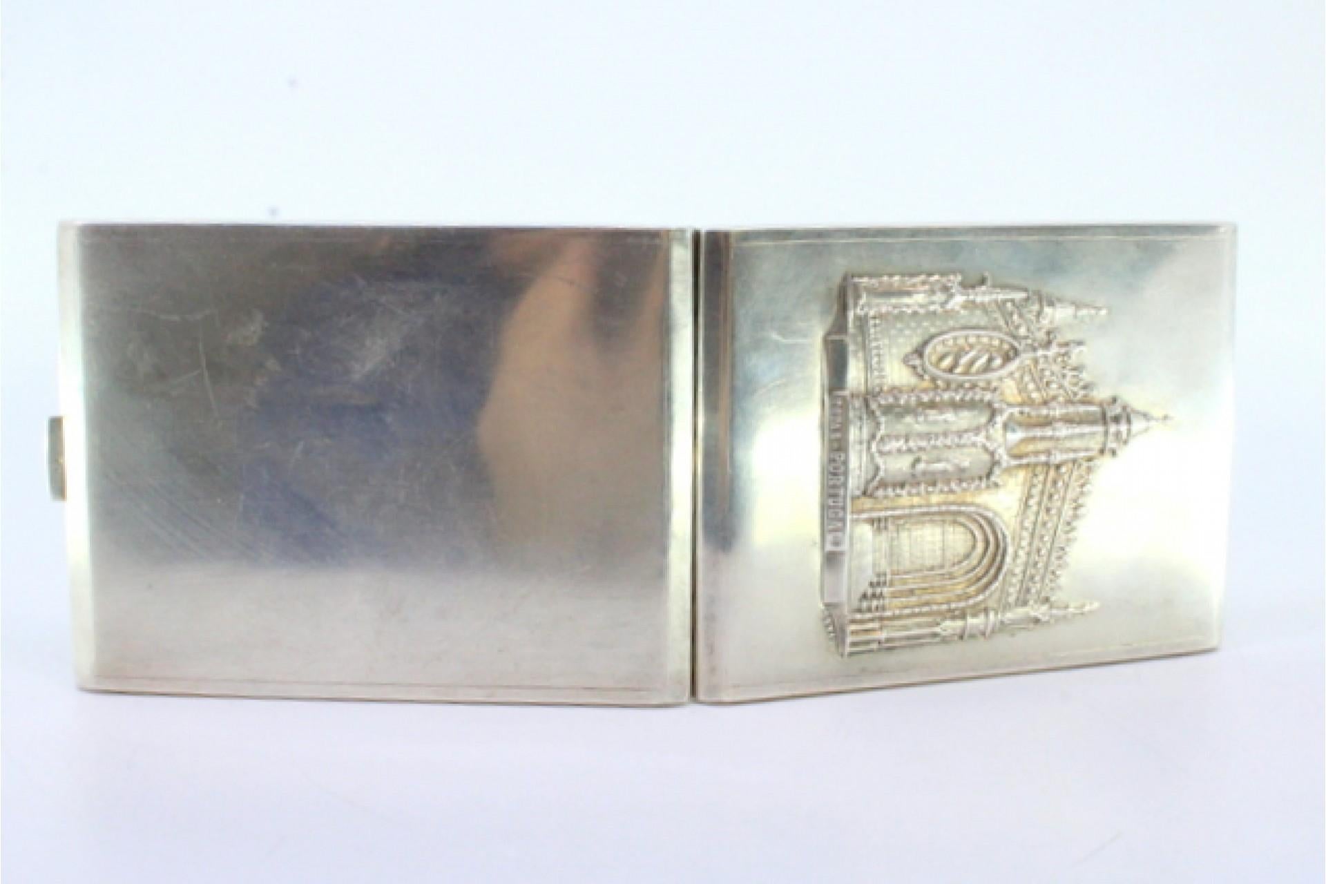 20th Century Silver case with Tomar Convent relief on lid and gold interior For Sale