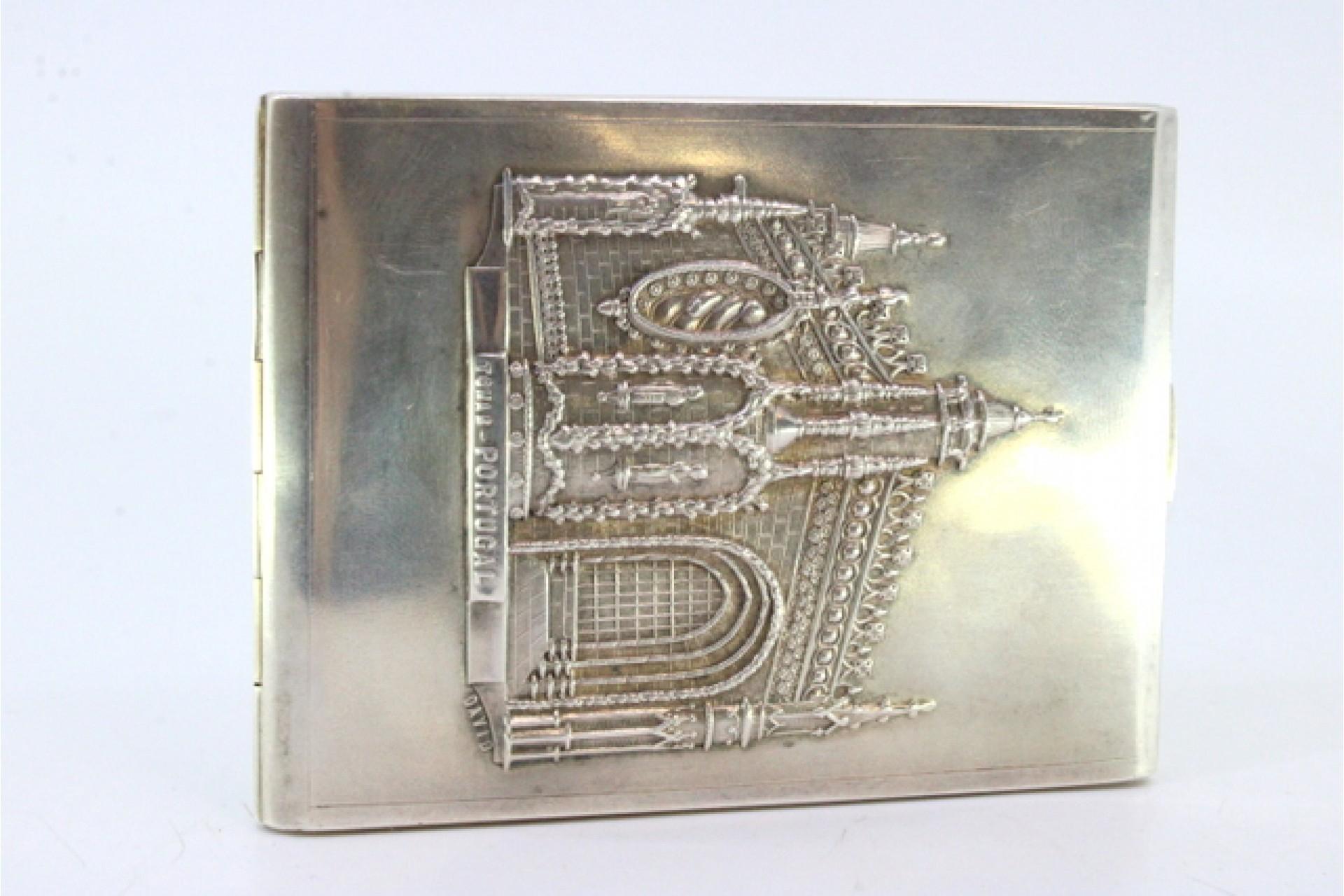 Silver case with Tomar Convent relief on lid and gold interior For Sale 1