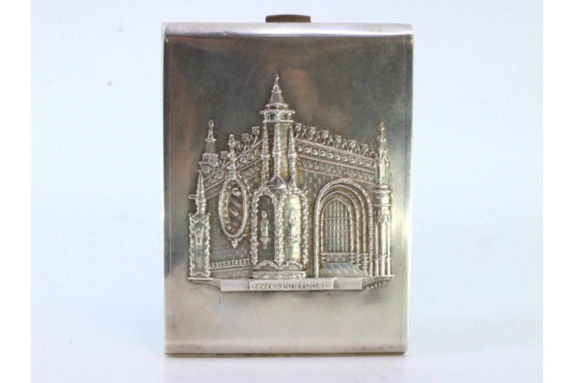 Silver case with Tomar Convent relief on lid and gold interior For Sale 2