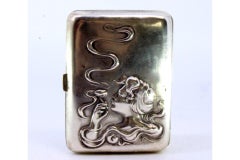 A Silver avec une jeune femme sur le couvercle dans le style Art Nouveau, intérieur en or