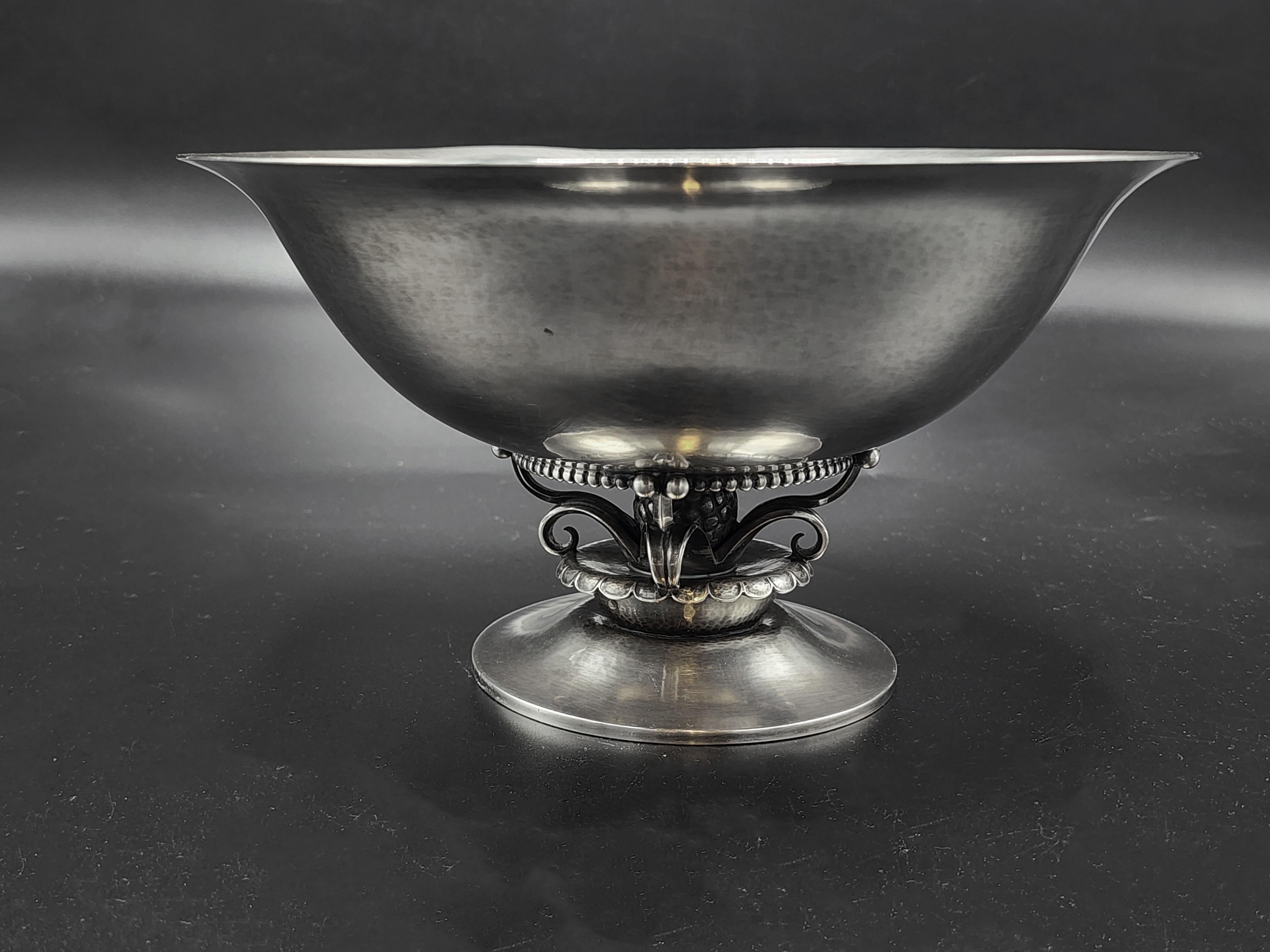 Silber Tafelaufsatz Dänemark Art Deco Georg Jensen Modell 234 C (Handgefertigt) im Angebot
