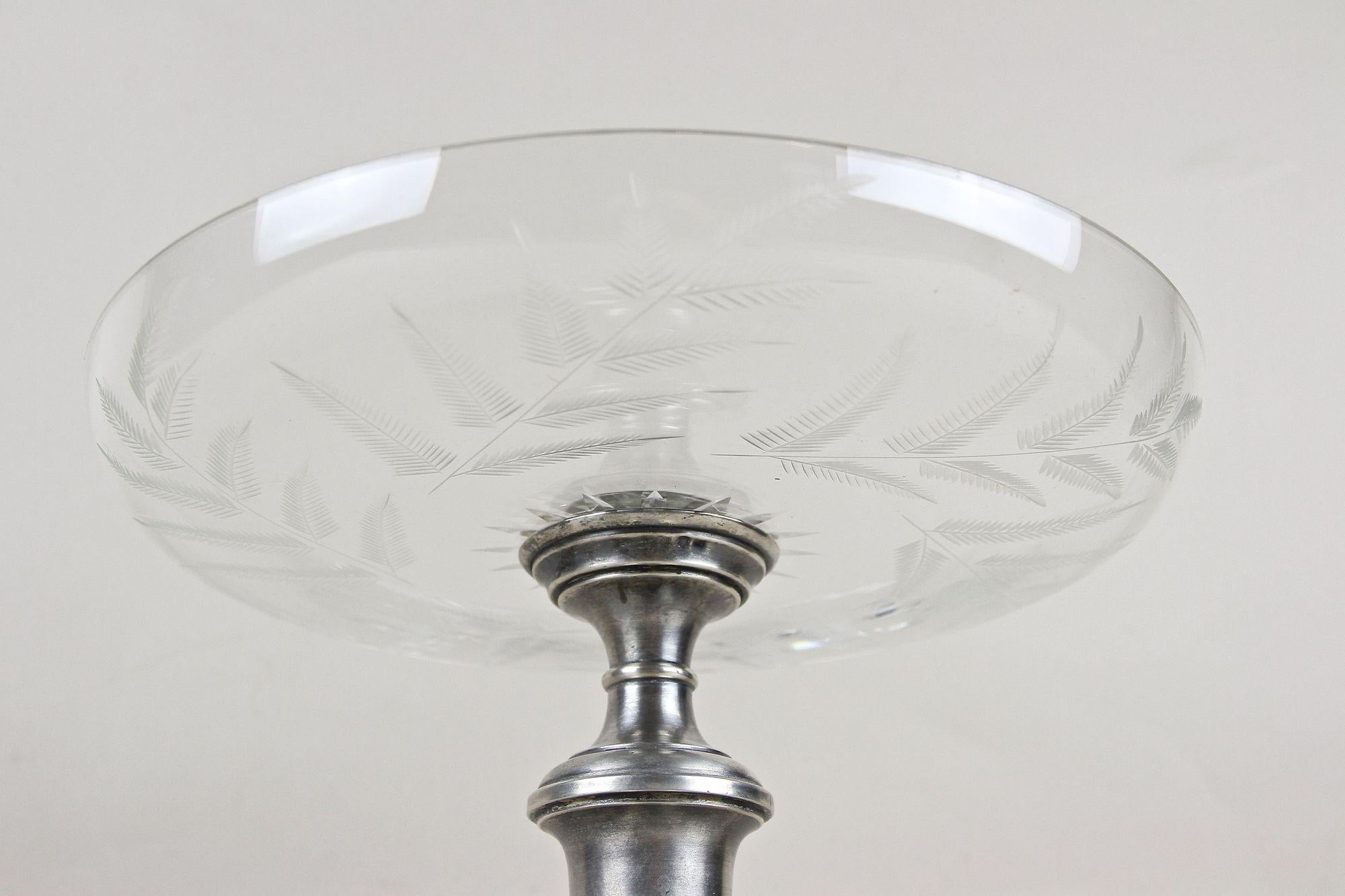 Silver Centerpiece With Engraved Glass Bowl, Hallmarked - Austria ca. 1895 For Sale 3
