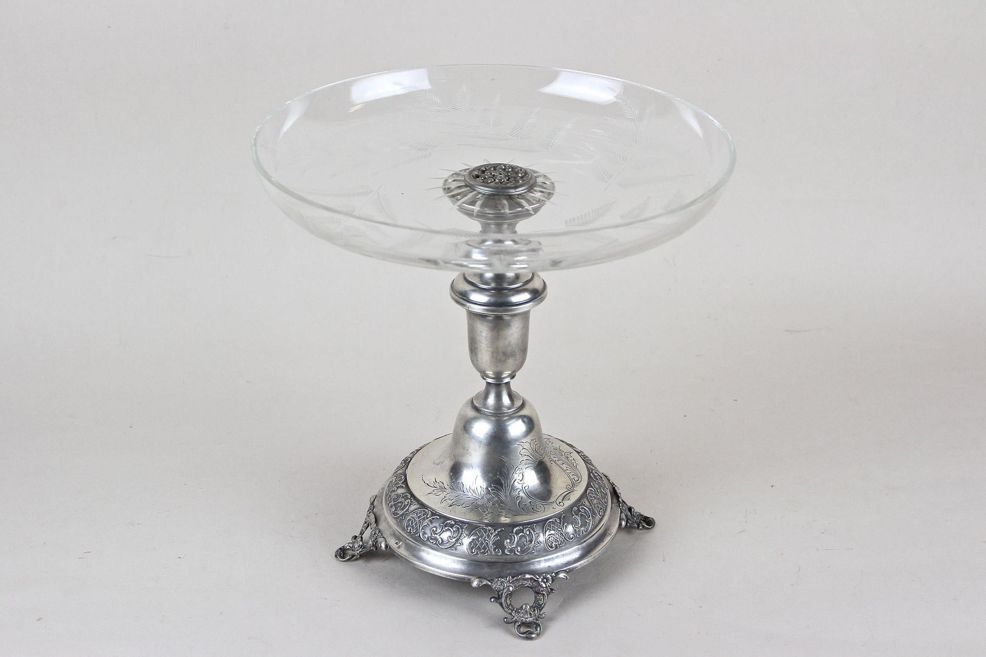 Silver Centerpiece With Engraved Glass Bowl, Hallmarked - Austria ca. 1895 For Sale 1