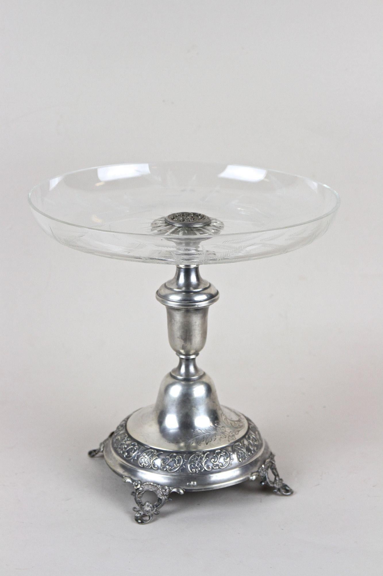 Silver Centerpiece With Engraved Glass Bowl, Hallmarked - Austria ca. 1895 For Sale 2