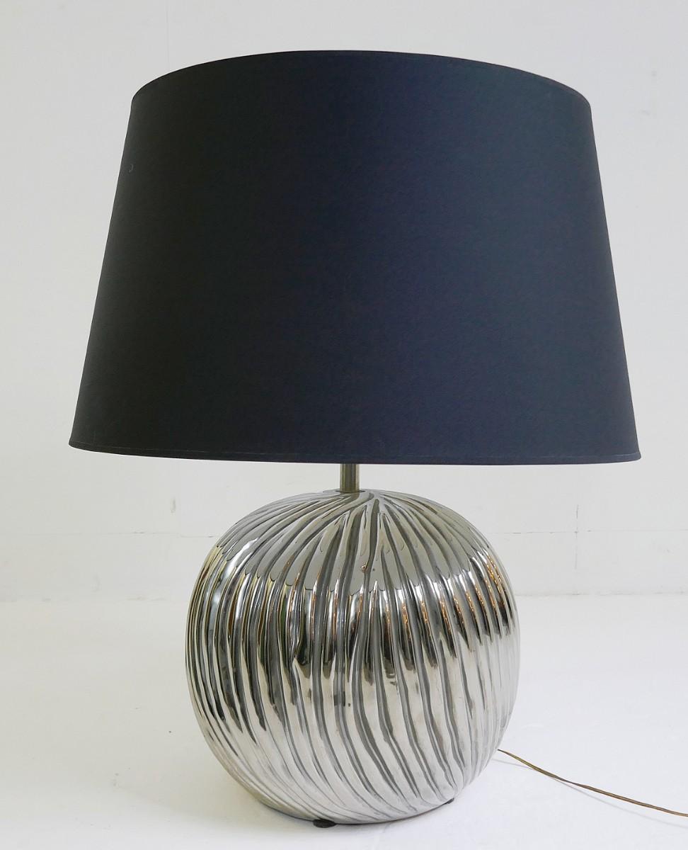 Lampe de table en céramique argentée fabriquée dans les années 70.