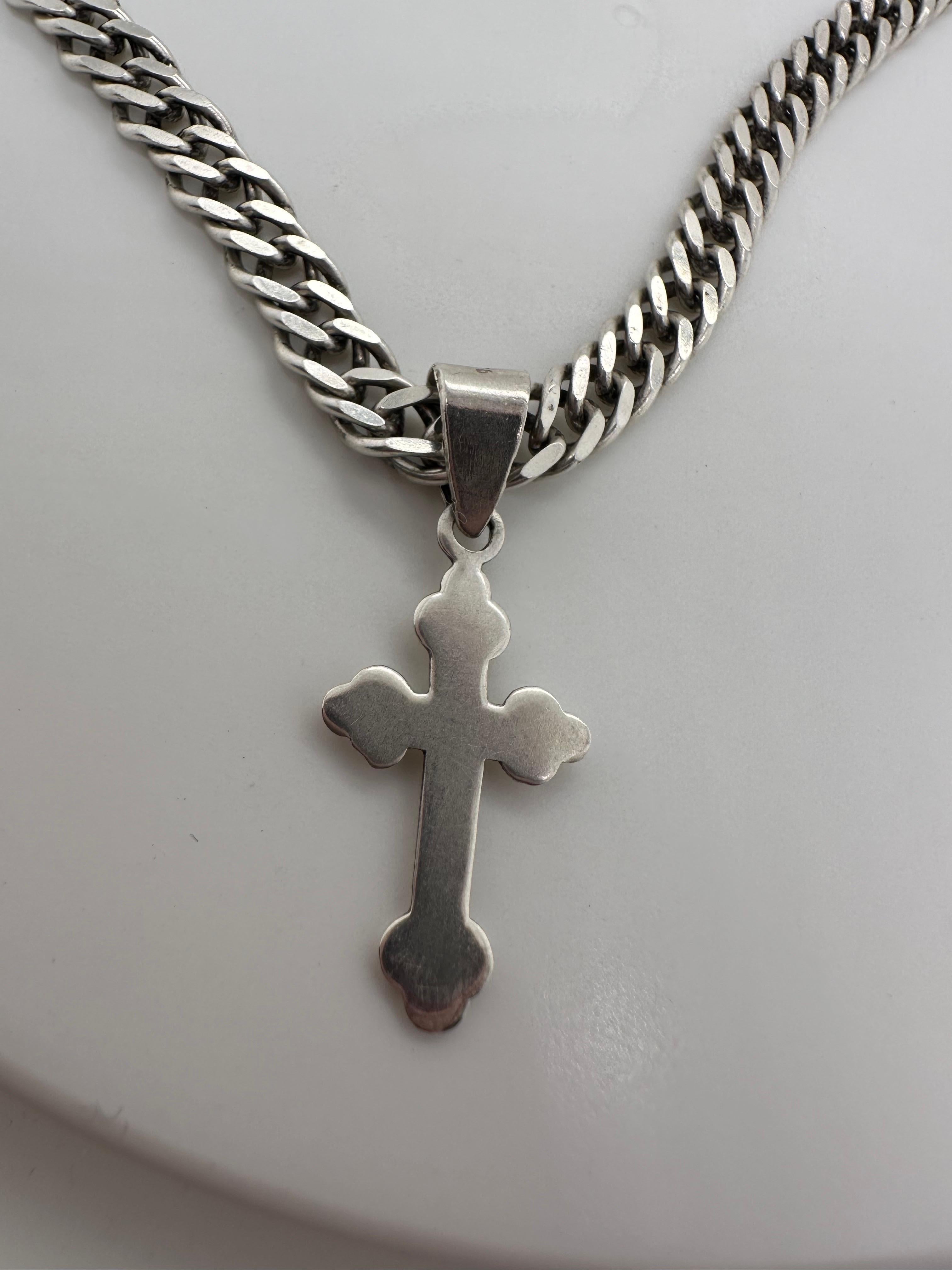 Silver chain with cross 925 stamped made in Italy mens chain In Excellent Condition For Sale In Boca Raton, FL