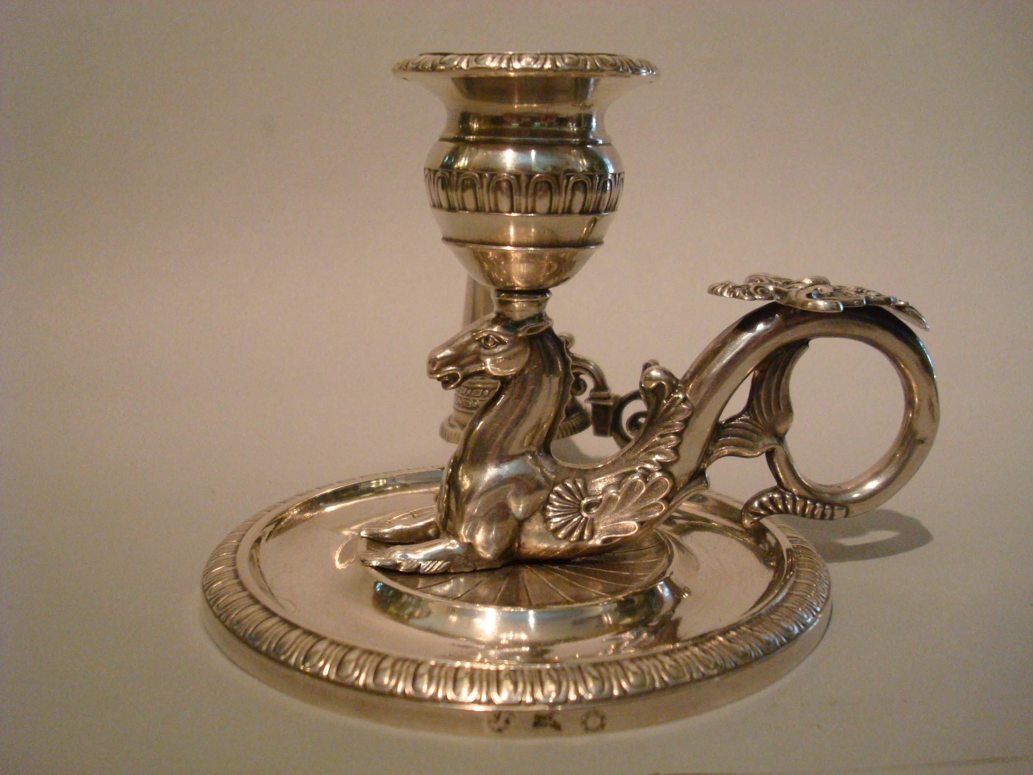 Silver Chamberstick / candleholder hippocampus / seahorse, circa 1837 Munich, Germany.
This silver Chamberstick retain the original detachable snuffer.
         