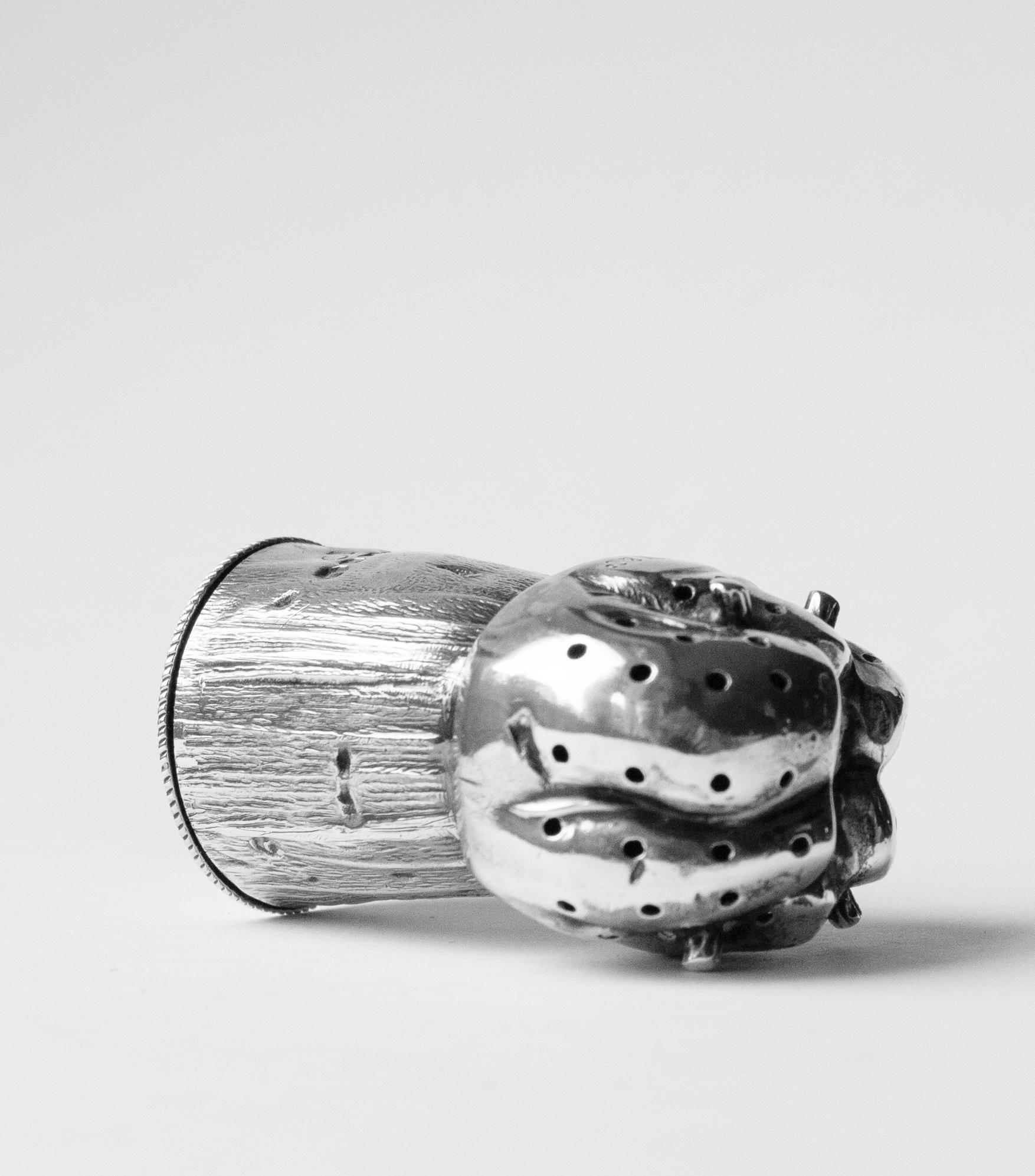 Vaso per peperoni in argento Henry Wilkinson & Co. Sheffield, per G.H. MUMM, 1879 in vendita 2