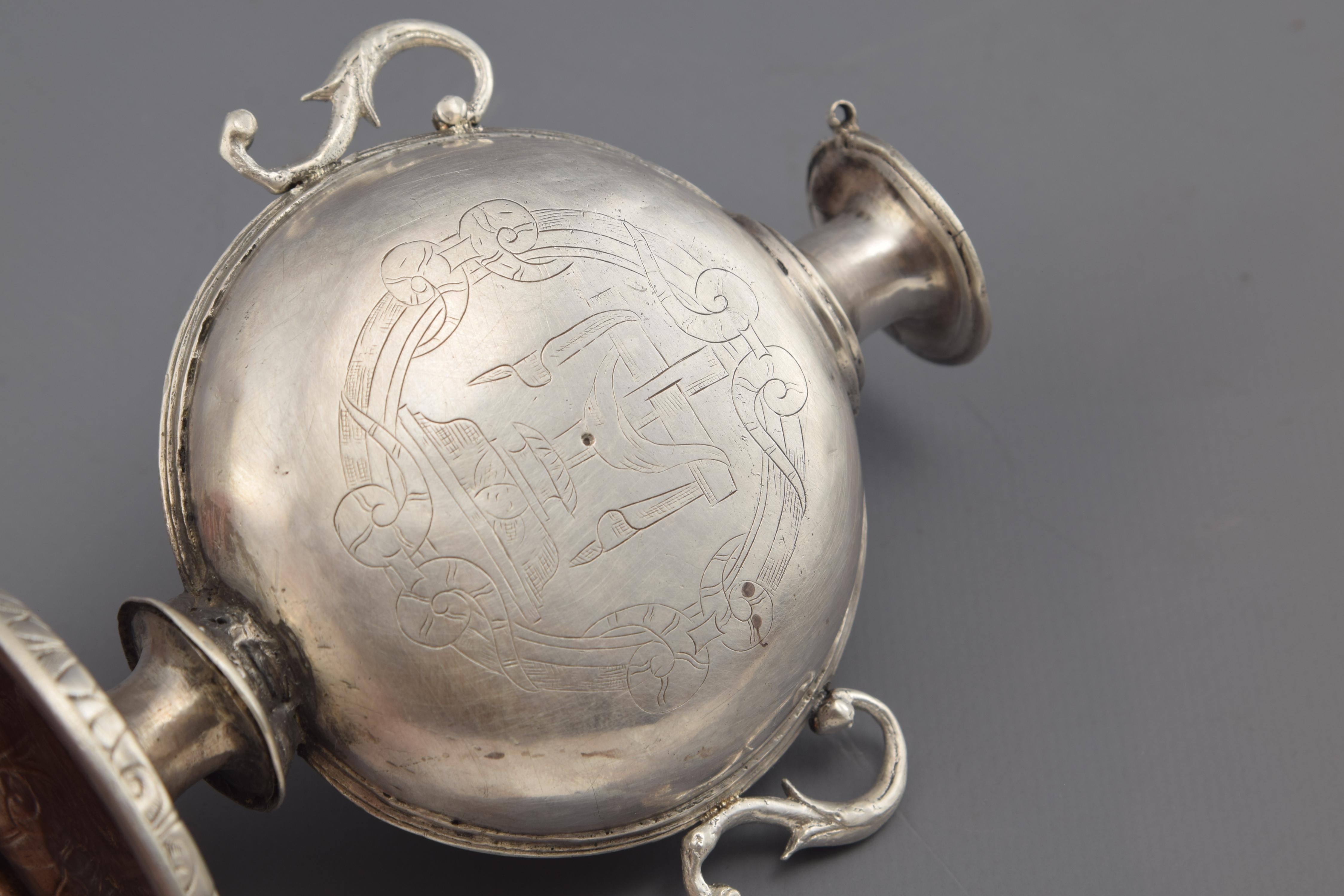 Silbernes Chrism-Gefäß oder Chrismarium aus Silber, ohne Originaldeckel, 16. Jahrhundert im Angebot 2