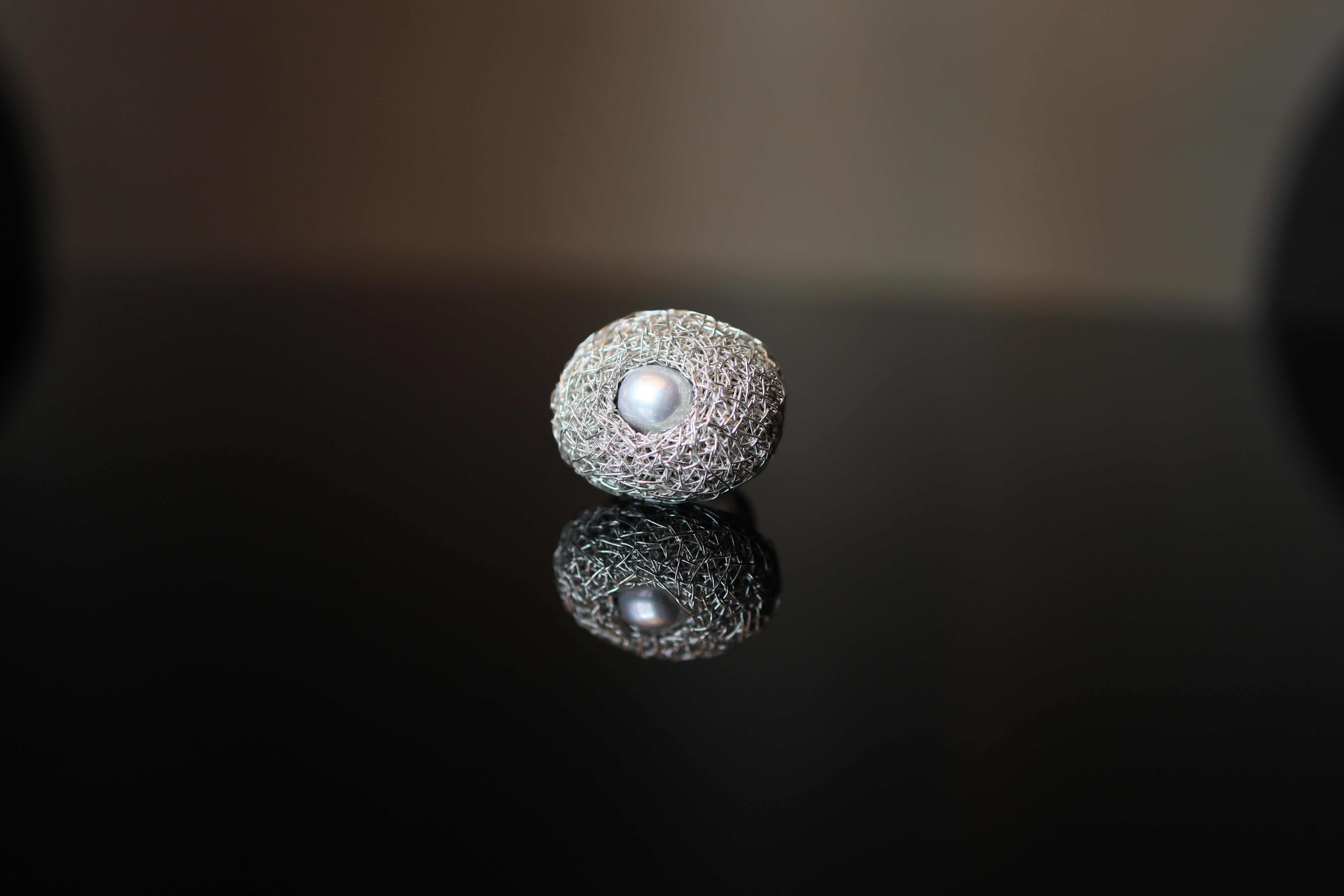 Contemporary Silver Chunky Cocktail Ring Grey Pearl one-of-a-kind Statement Jewel For Sale