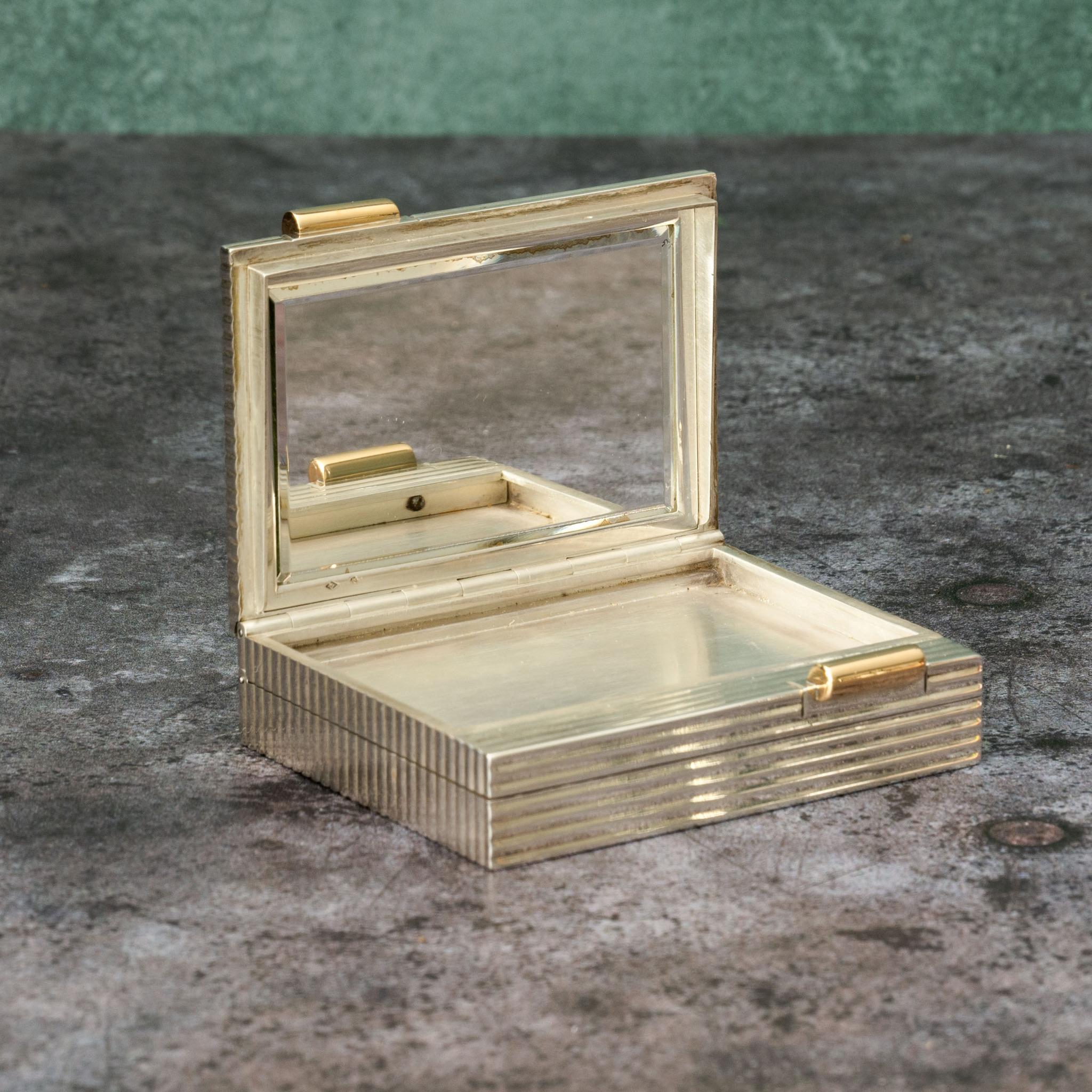 Portasigarette e portacipria in argento di Cartier, circa 1950 in vendita 1