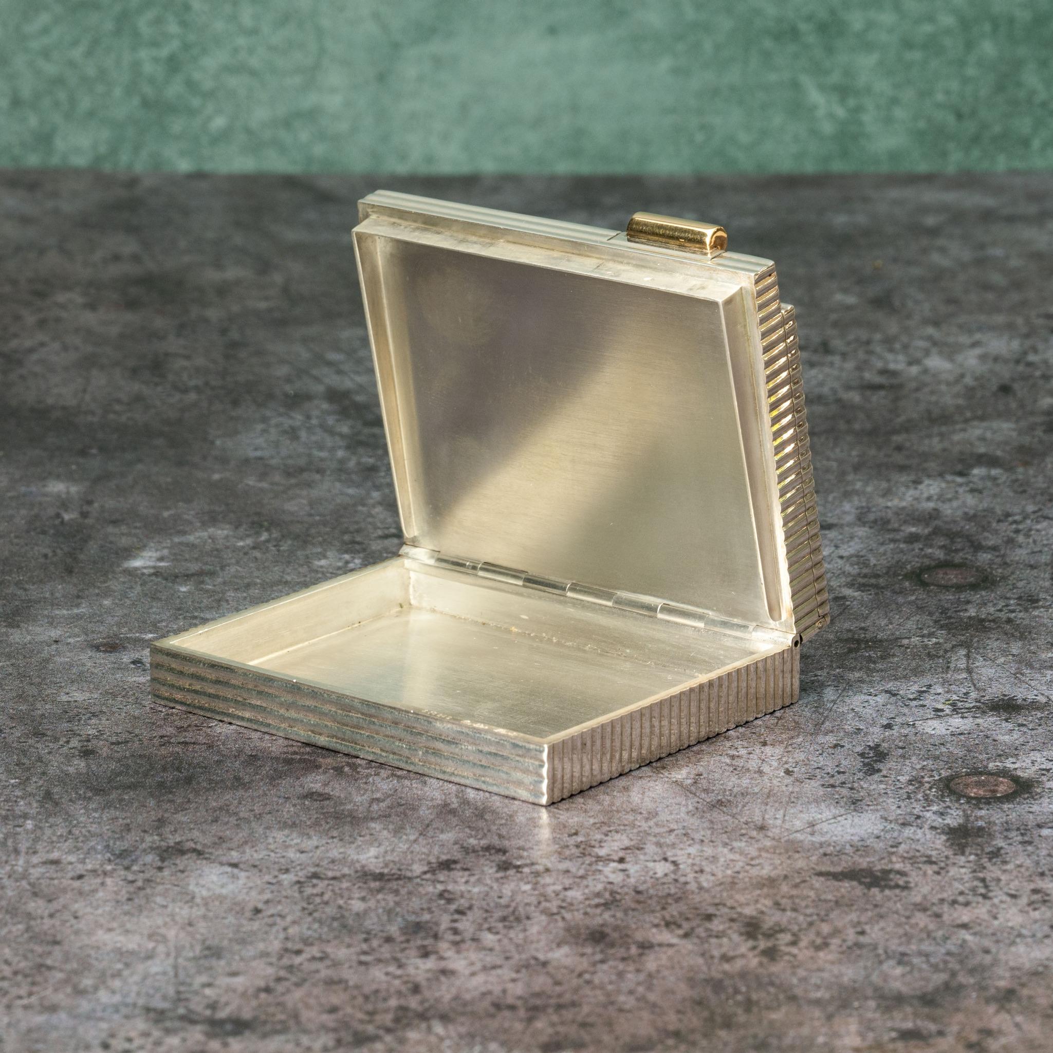 Portasigarette e portacipria in argento di Cartier, circa 1950 in vendita 2