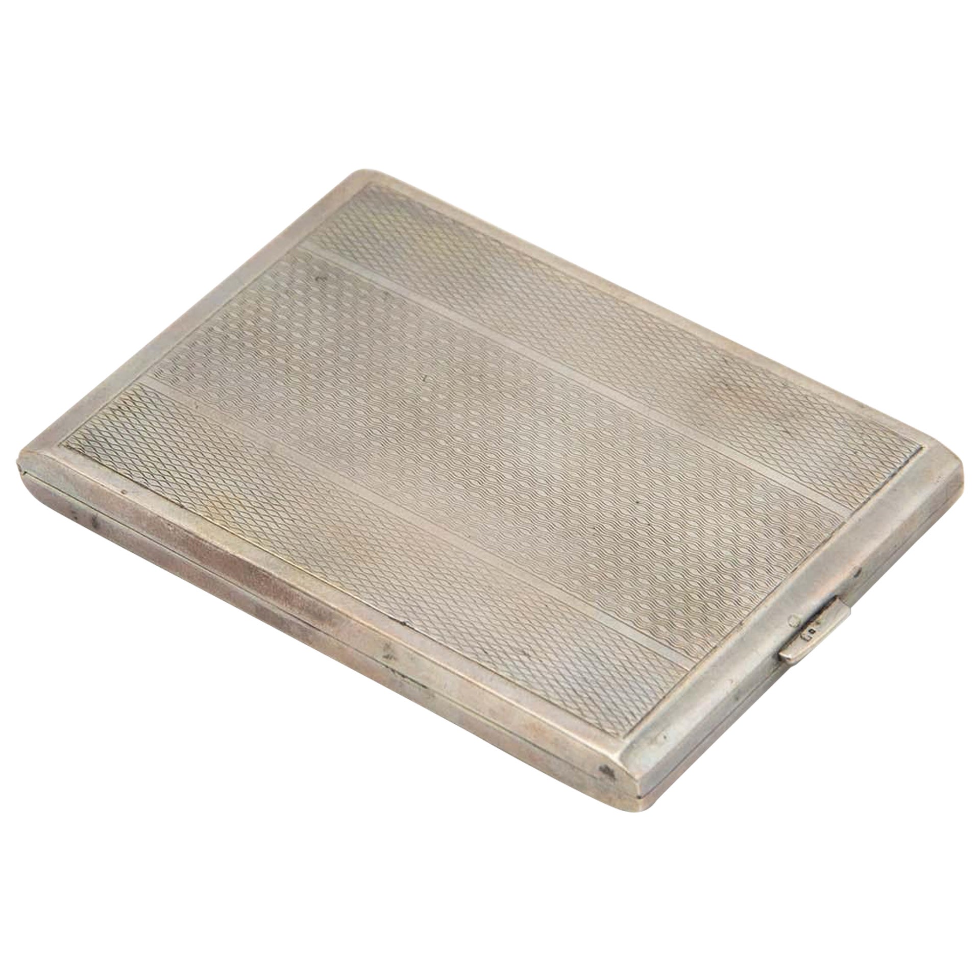 Silver cigarette case with asymmetrical patterns