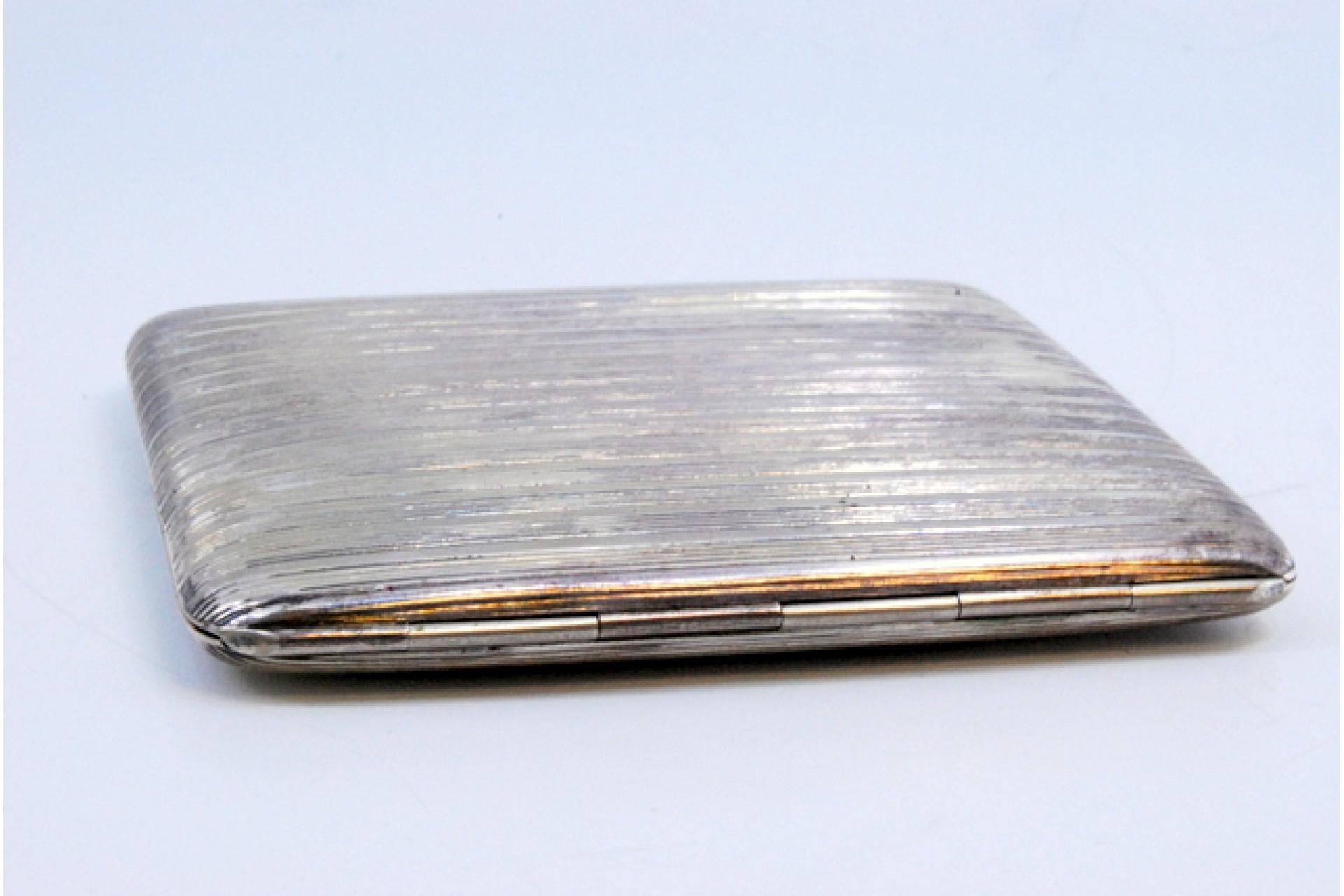 Silver cigarette case with fluted bands, gold interior and hinged lid Bon état - En vente à Porto, PT