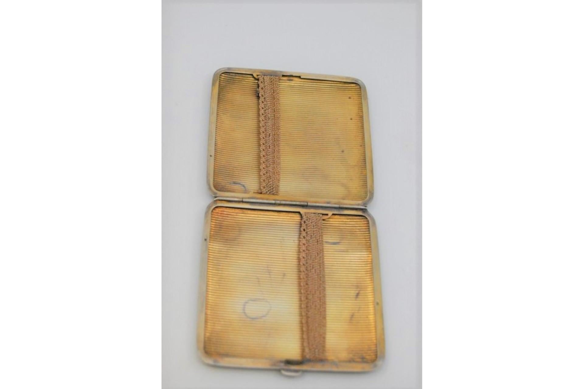 Silver cigarette case with fluted top and gold interior and hinged lid (19. Jahrhundert) im Angebot