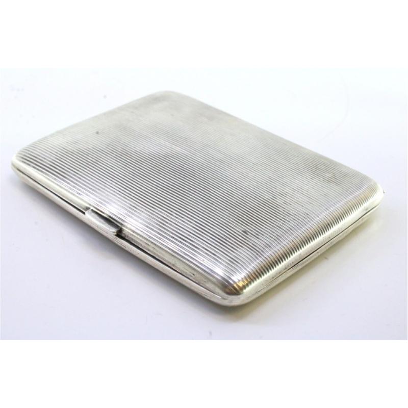 European Silver cigarette case with fluted top, gold-toned interior and hinged lid For Sale
