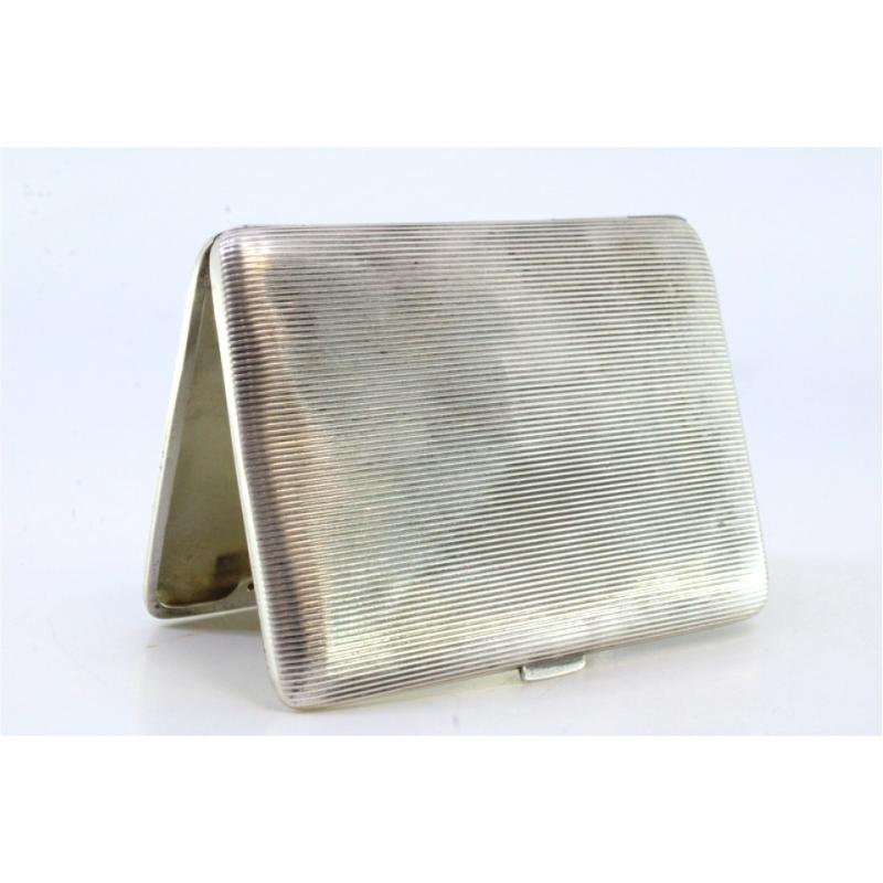 20th Century Silver cigarette case with fluted top, gold-toned interior and hinged lid For Sale