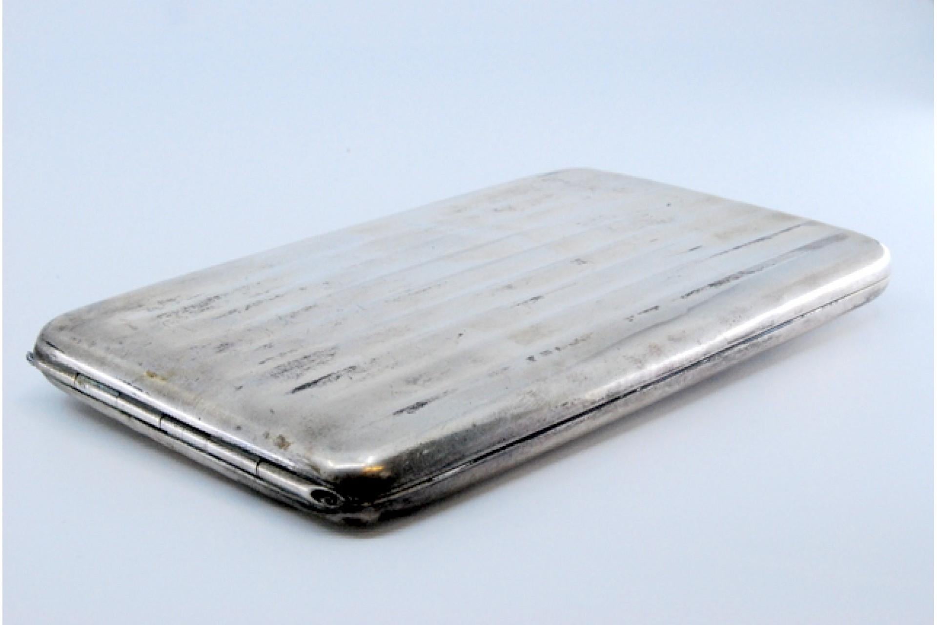 Silver cigarette case with guilloche bands and gold interior For Sale 5