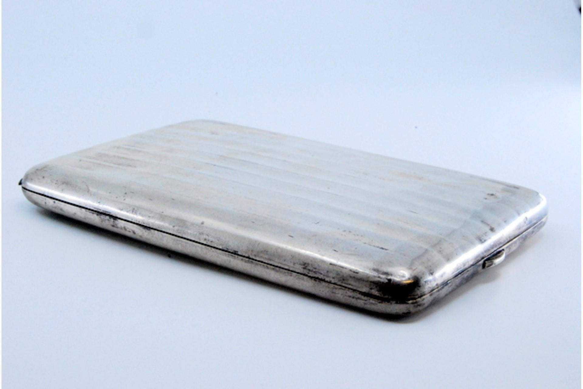 Silver cigarette case with guilloche bands and gold interior For Sale 4