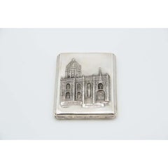 Pitillera de plata con relieves del Monasterio de los Jerónimos