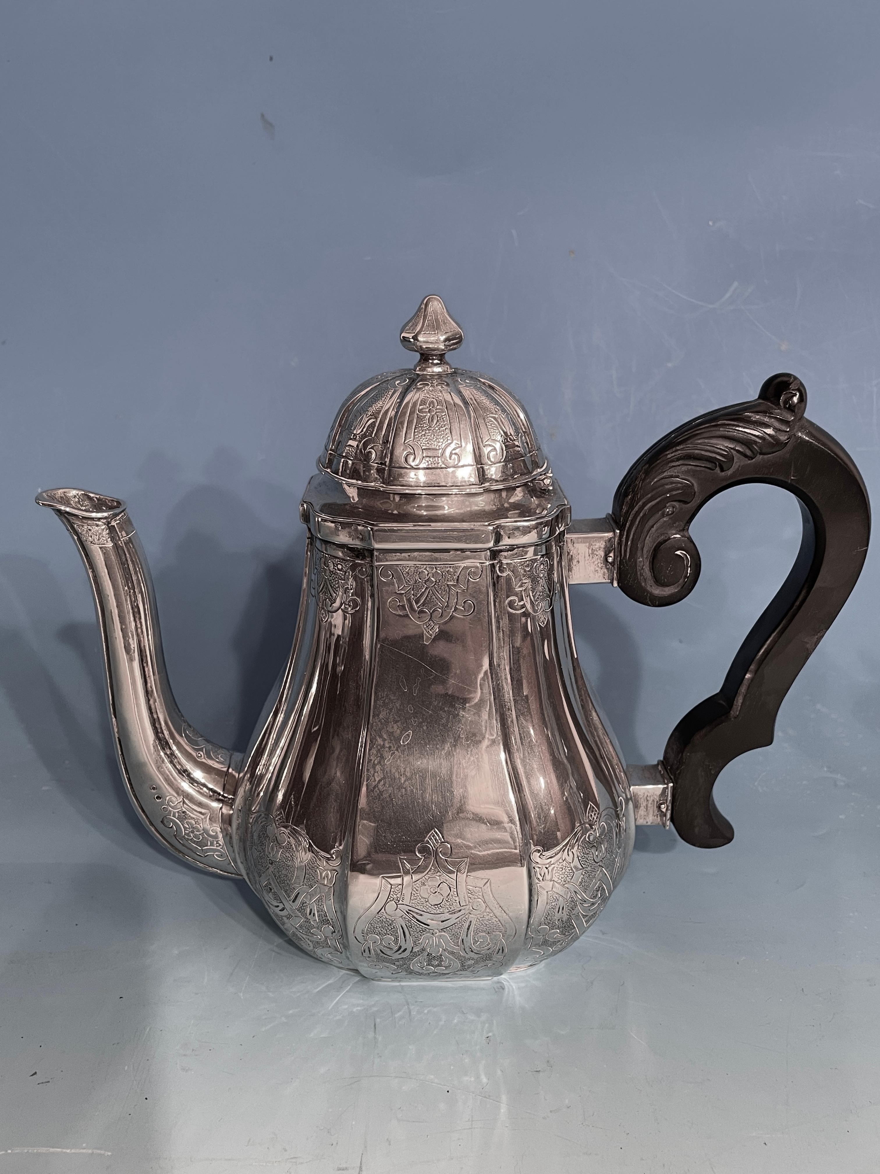 Silbernes Silber-Kaffee- und Teeservice, Belgien, 19. Jahrhundert (Belgisch) im Angebot
