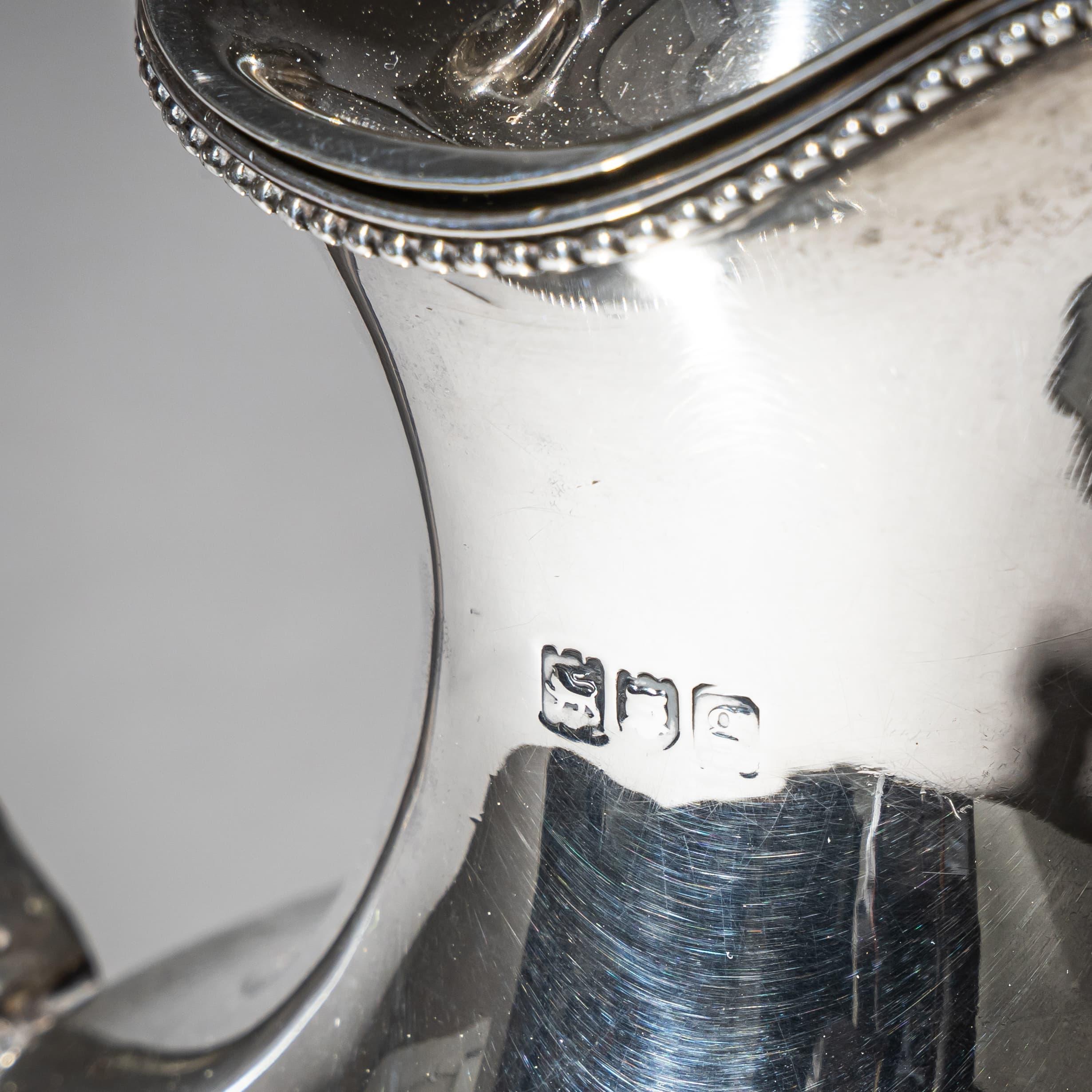 British Silver Coffee Pot, London, 1902 For Sale