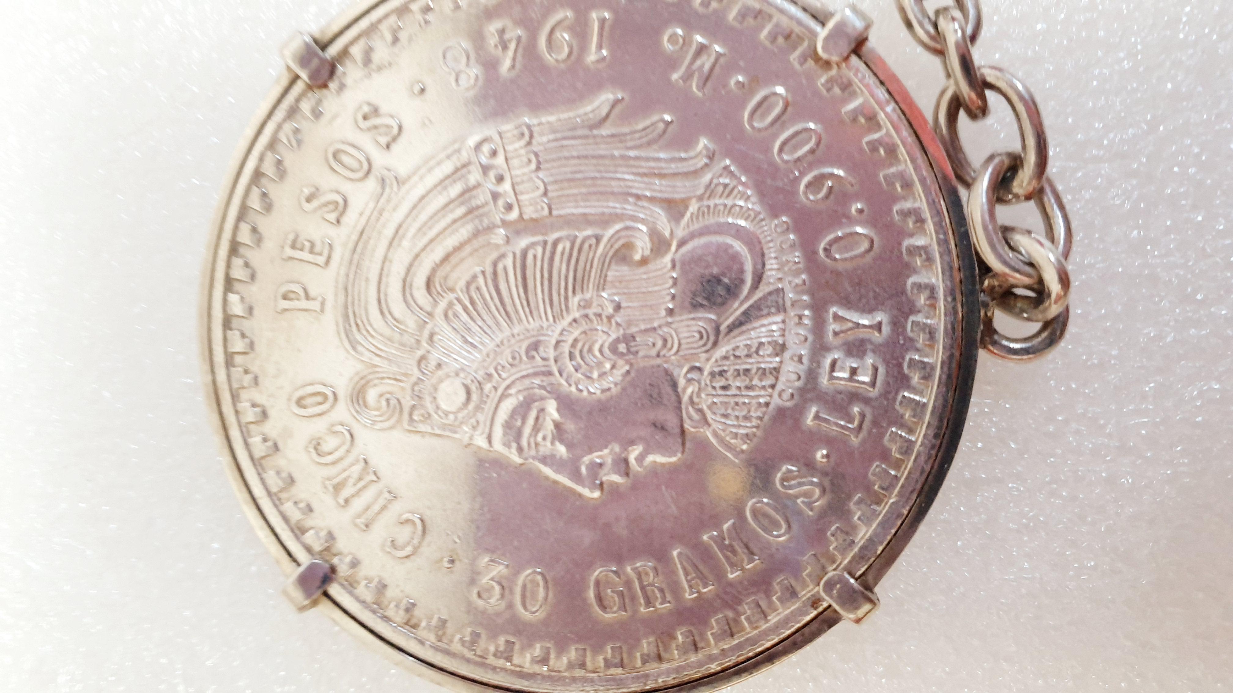 Women's or Men's Silver Coin 5 Pesos 1947 Cuauhtemoc Aztec Empire In Its Key Ring For Sale