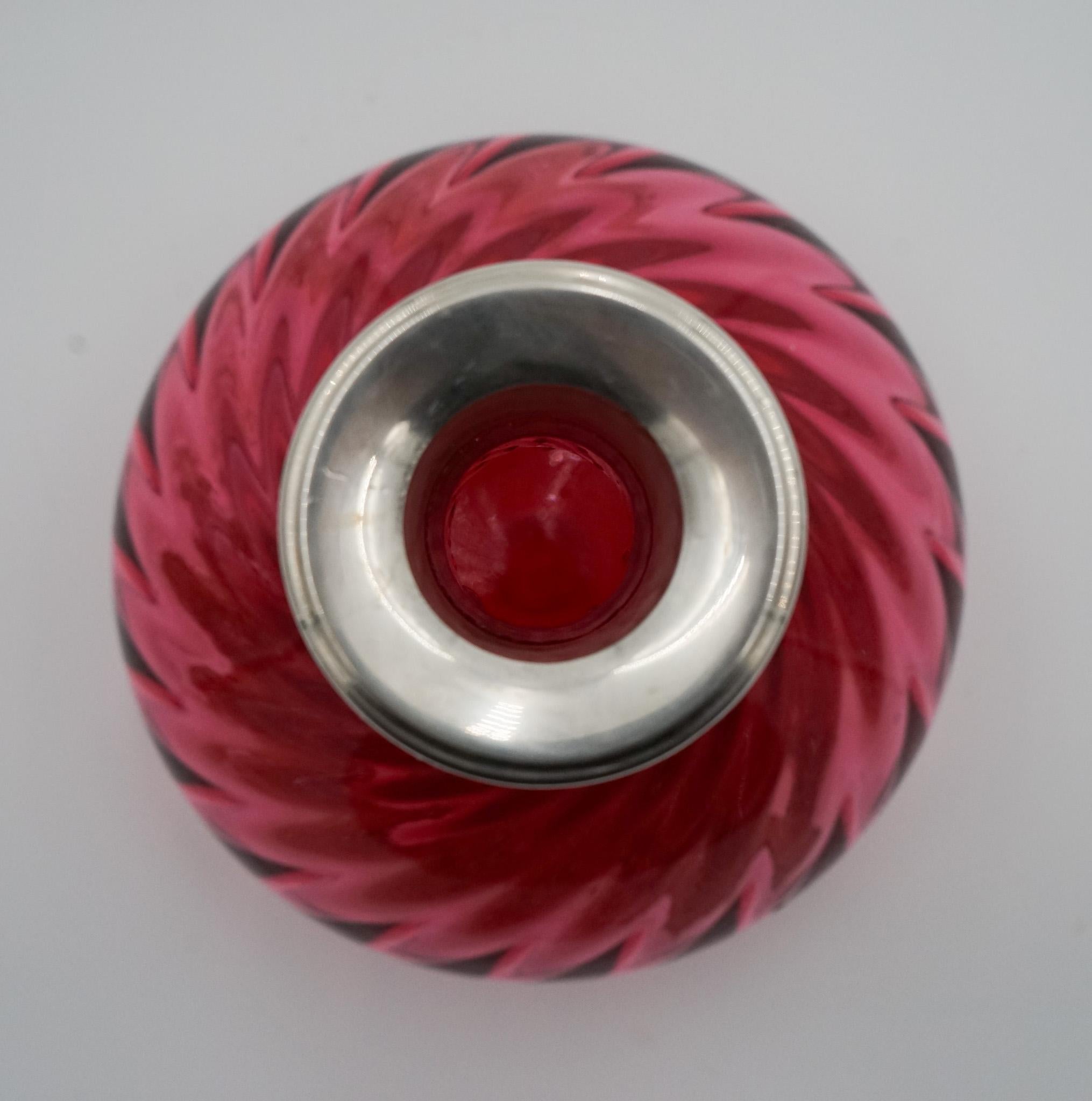 SILVER COLLARED HAND BLOWN CRANBERRY CRYSTAL DECANTER HARDWiCKE COLLECTION For Sale 6