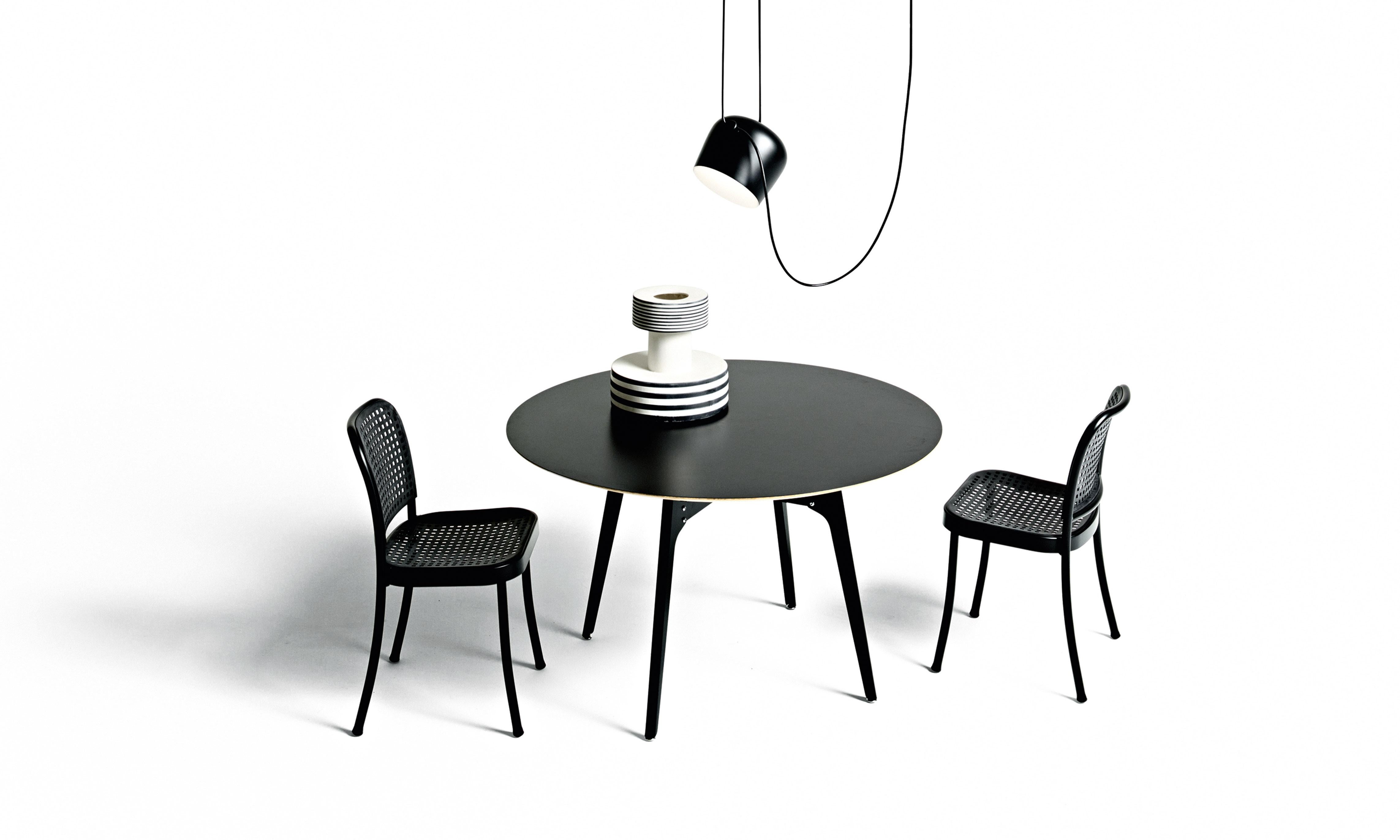 Inspired by the proportions of the classic Thonet chair, Vico Magistretti designed a polypropylene and aluminum chair that’s comfortable, light, and sturdy. Suitable for around the dining table or in the study, it is so versatile and adaptable that