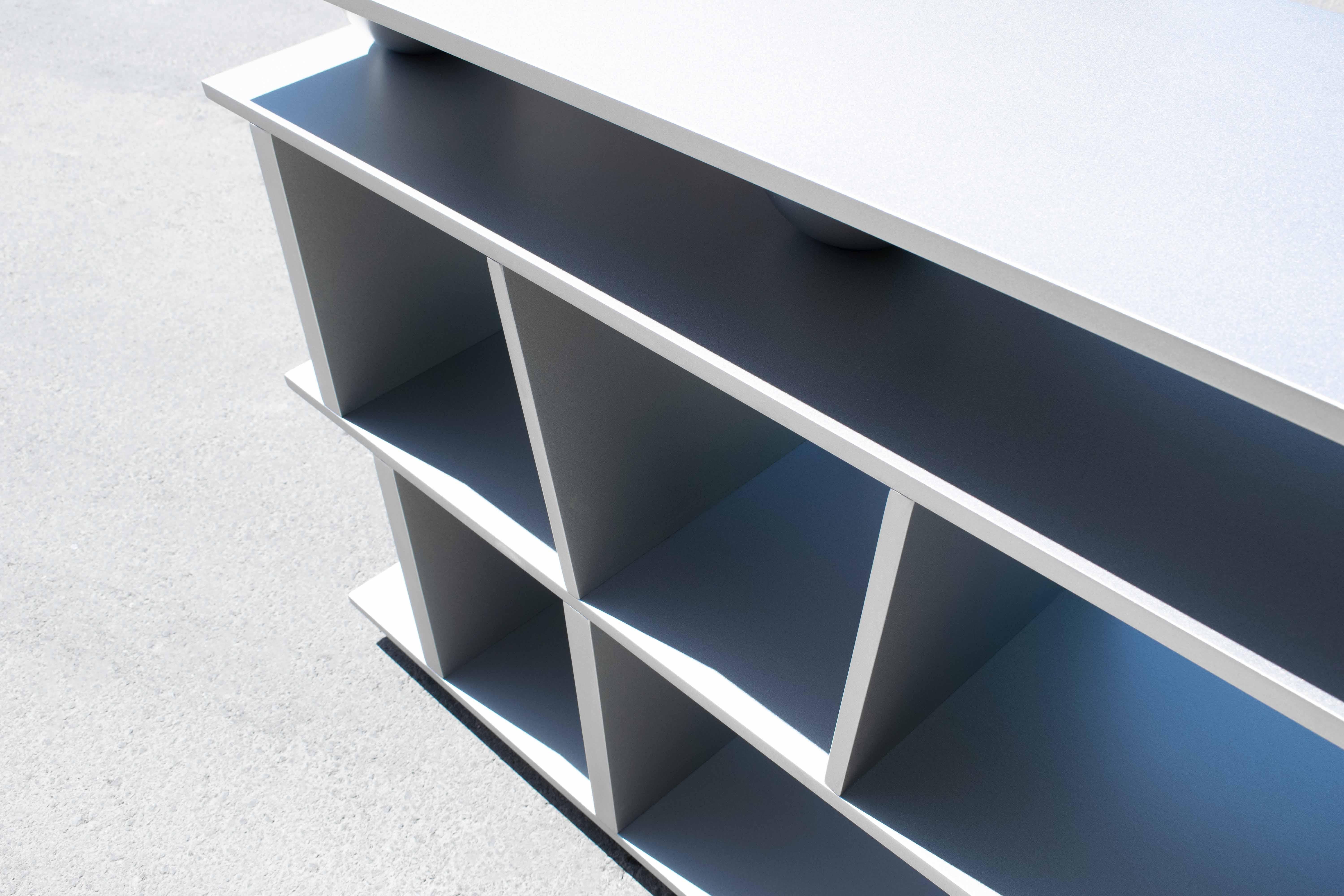Silber Silberner Konsolentisch / Dj Box für Turntische und Vinyls (Holz) im Angebot
