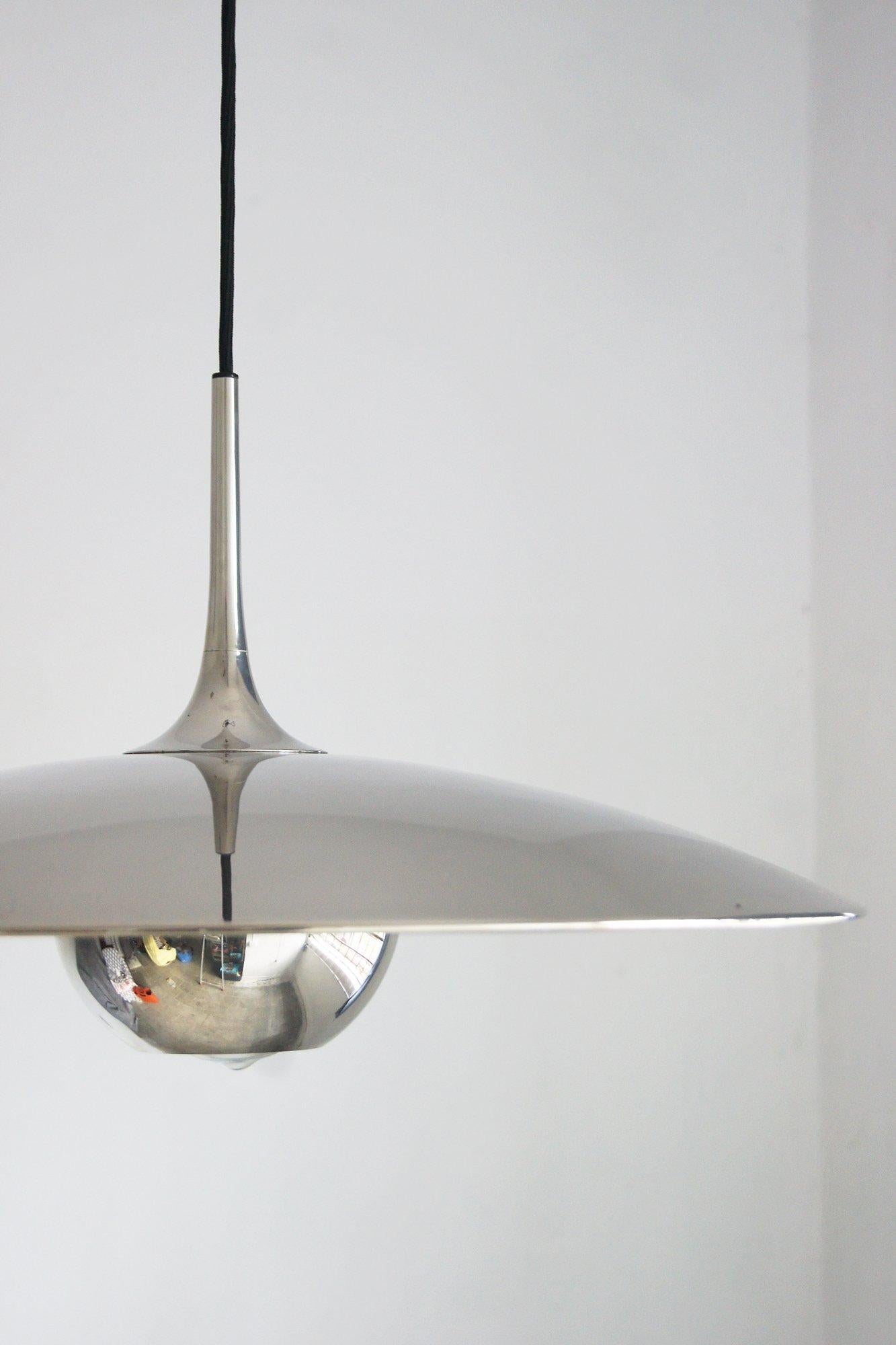 Milieu du XXe siècle A Silver Model No. 55 Suspension Lamp by Florian Schulz en vente