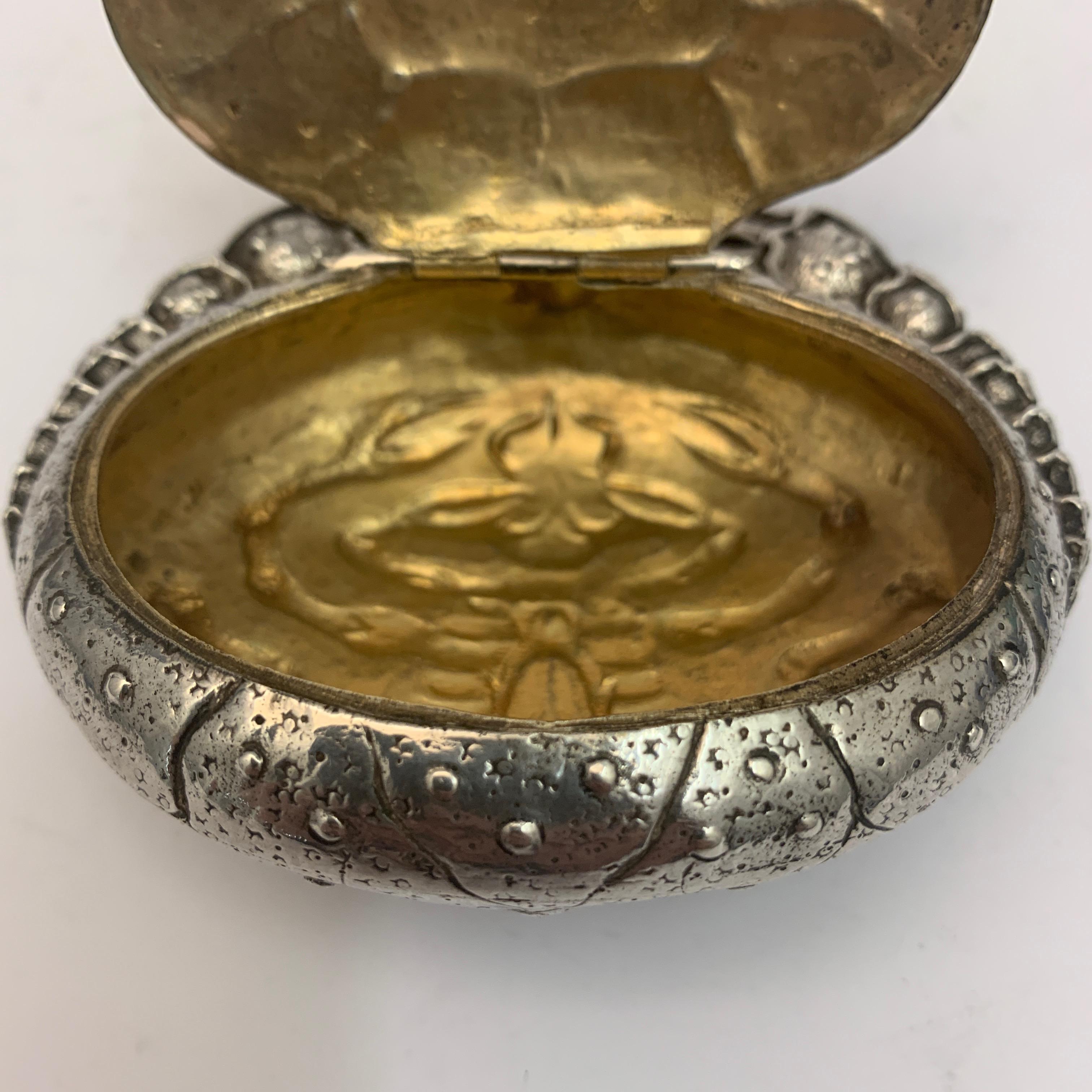 Silver Crab Snuff Box In Good Condition For Sale In London, London