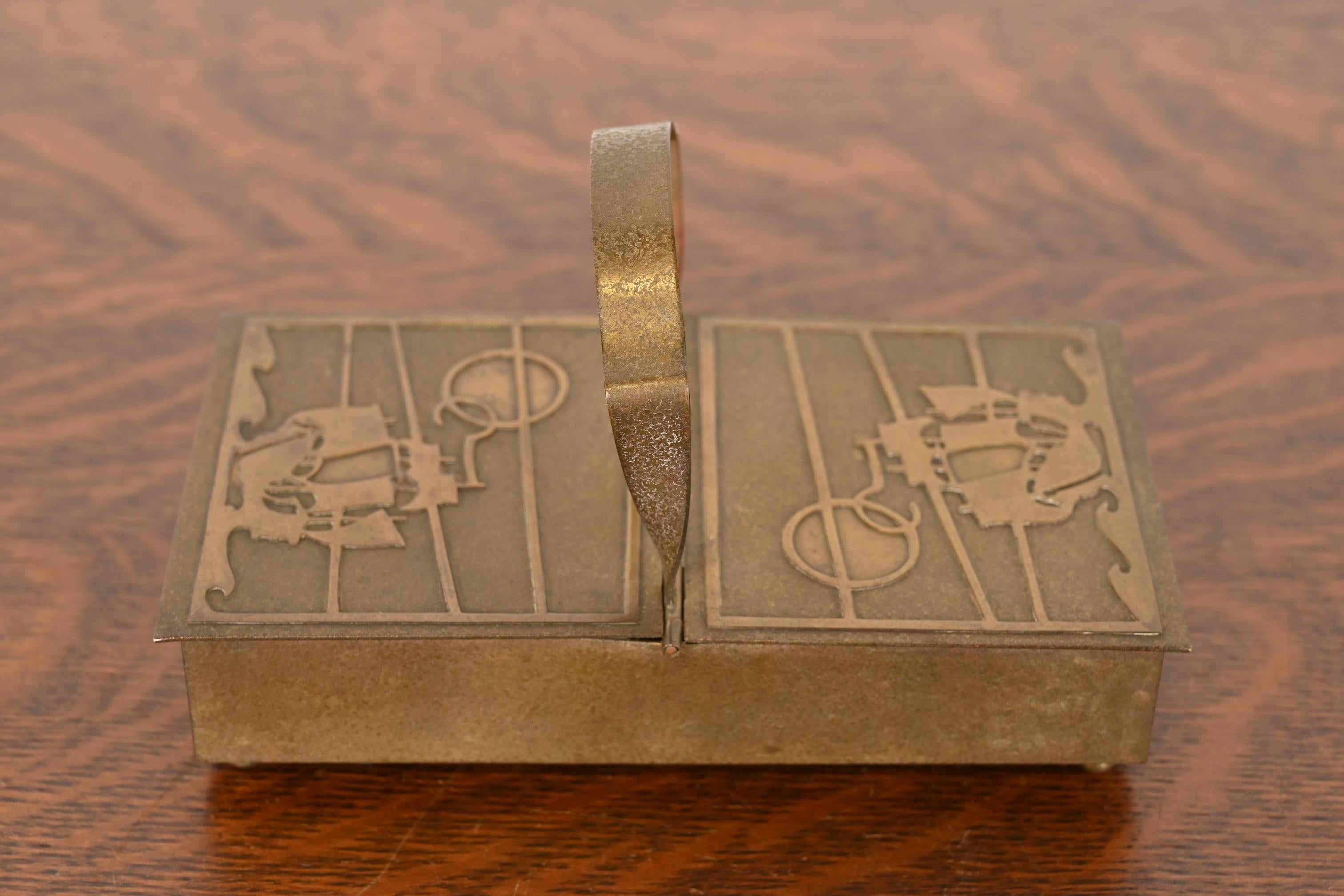 Americano Silver Crest Arts & Crafts Nautical Bronze Humidor Cigar Box Con Maniglia in vendita