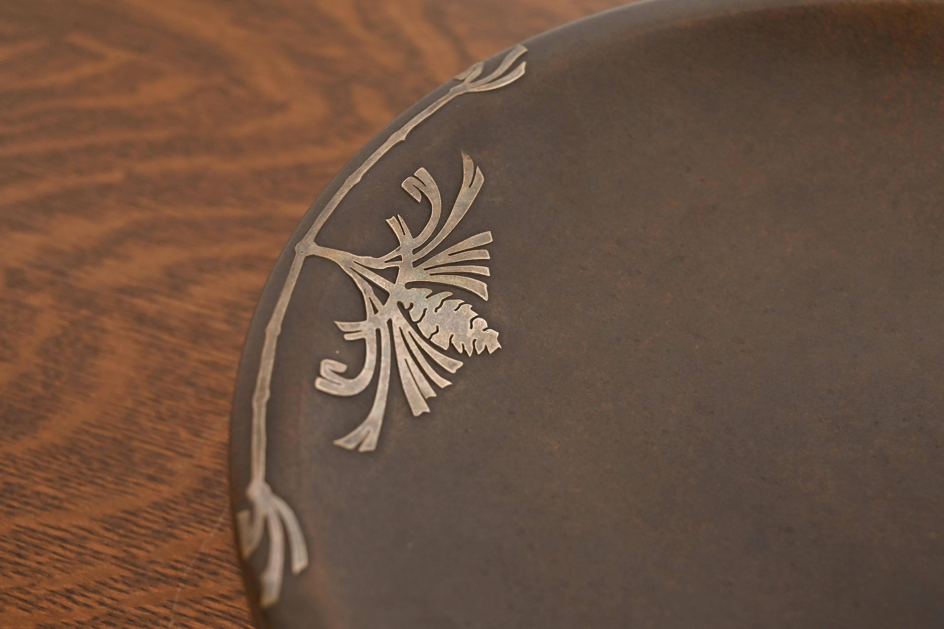 Silver Crest Arts & Crafts Sterling Silver on Bronze Footed Centerpiece Bowl In Good Condition For Sale In South Bend, IN