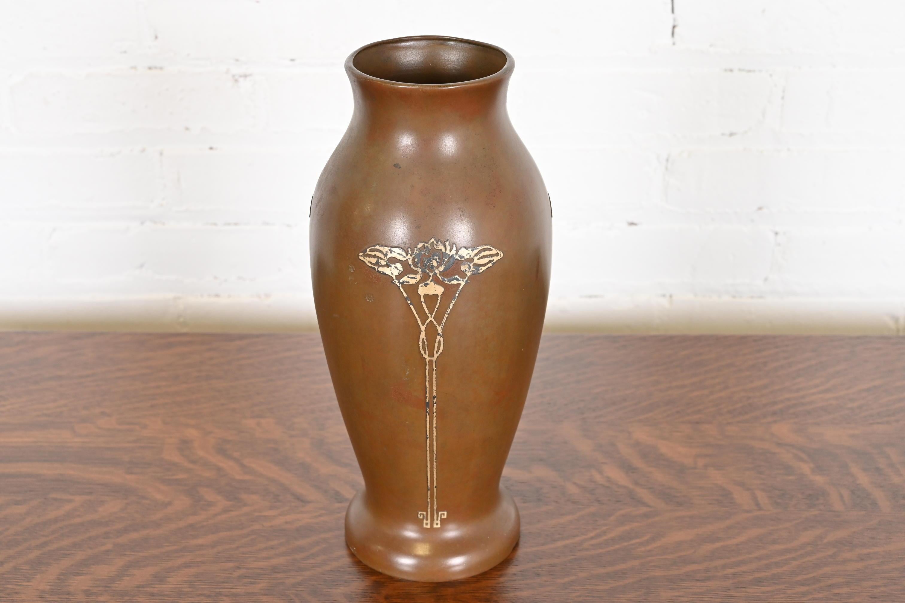 Vase Arts & Crafts en argent sterling sur bronze en vente 5