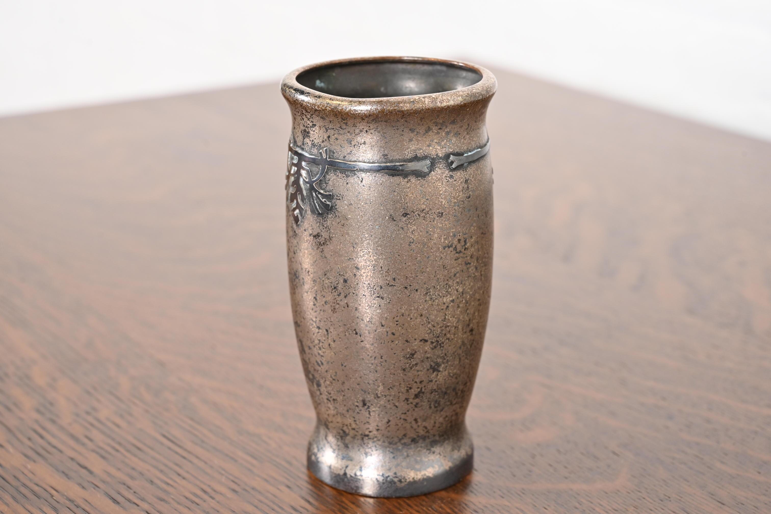 Silber Crest Arts & Crafts Sterlingsilber auf Bronzevase im Zustand „Gut“ im Angebot in South Bend, IN