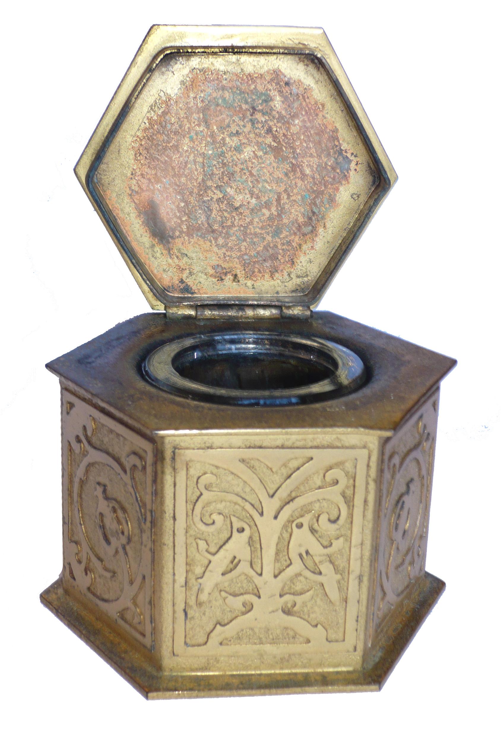 Gold encrusted bronze ink well, circa 1920, Silver Crest line #2202. Smith Metal Arts was founded in Buffalo, NY in 1889 by German immigrant and metal and leather goods craftsman Otto Heinz, as the Heinz Art Metal Company, who began as a